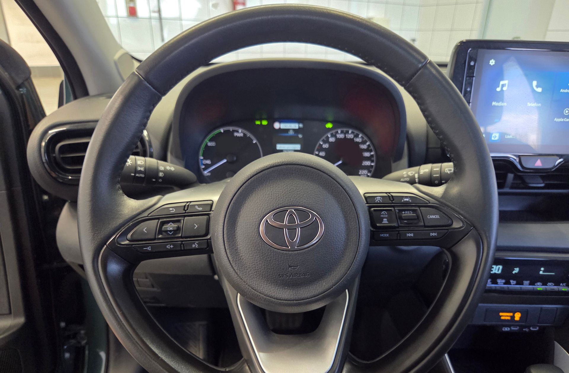 Toyota Yaris 120H Active Plus - foto 19