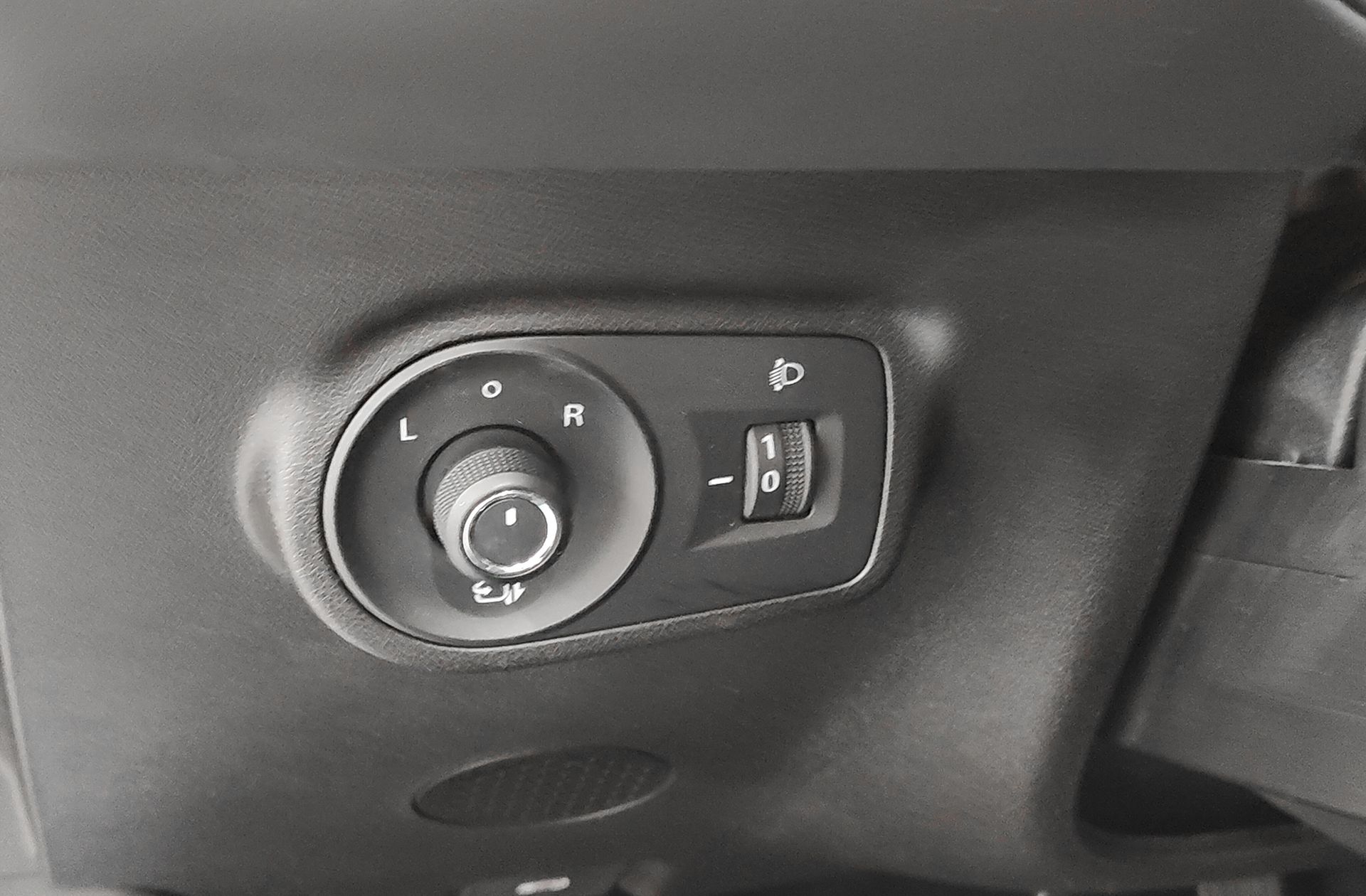 MG ZS 1.5 Hybrid+ Luxury - foto 27