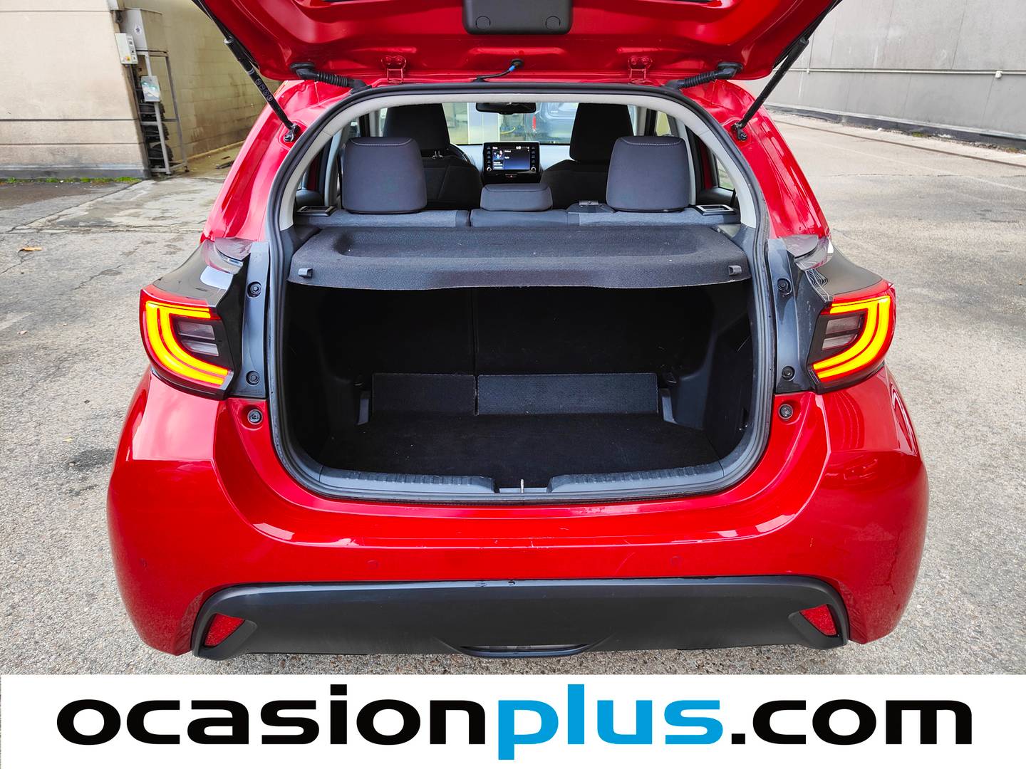 Foto Toyota Yaris Toyota Yaris 120H Business Plus (116 CV)