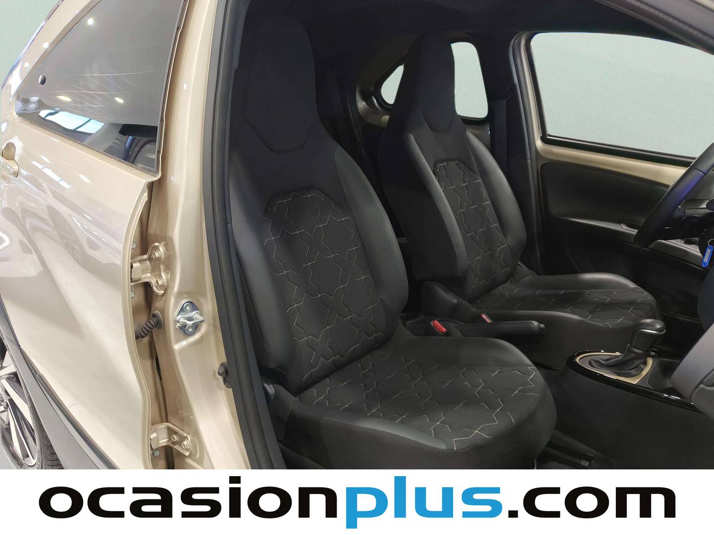 Toyota Aygo X Cross Toyota Aygo X Cross 1.0 VVT-I Undercover CVT (72 CV) km 0