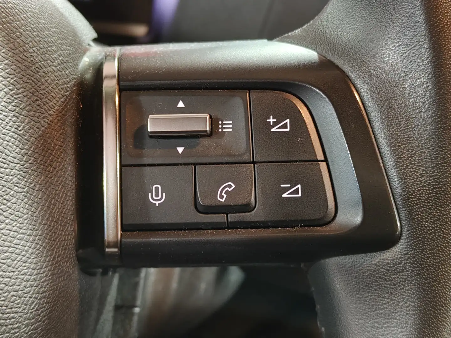 Foto Citroën C4 Citroen C4 PureTech 130 S&S 6v Feel Pack (130 CV)