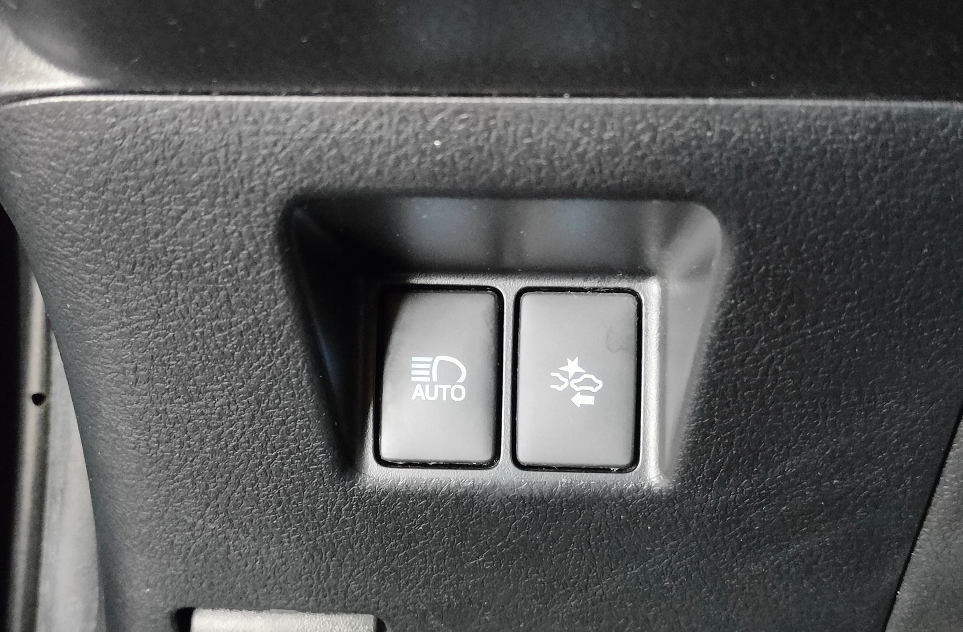 Toyota Yaris 1.5 Hybrid Advance - foto 9