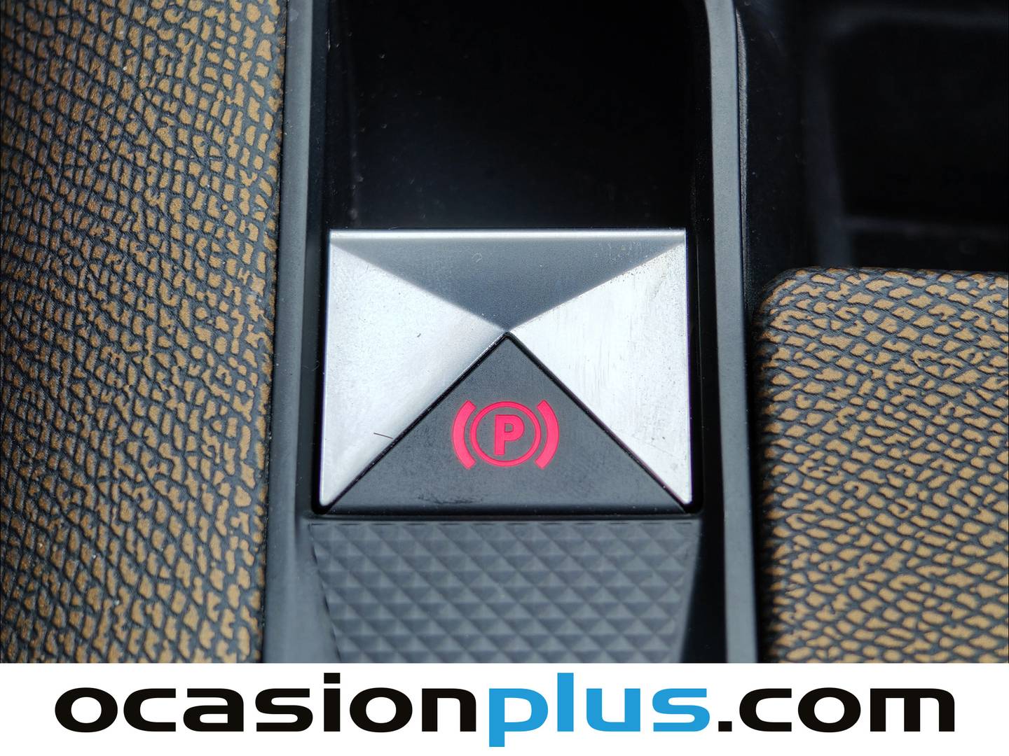 Foto DS DS 7 Crossback DS DS7 Crossback BlueHDi 130 DE Bastille + AT (130 CV)