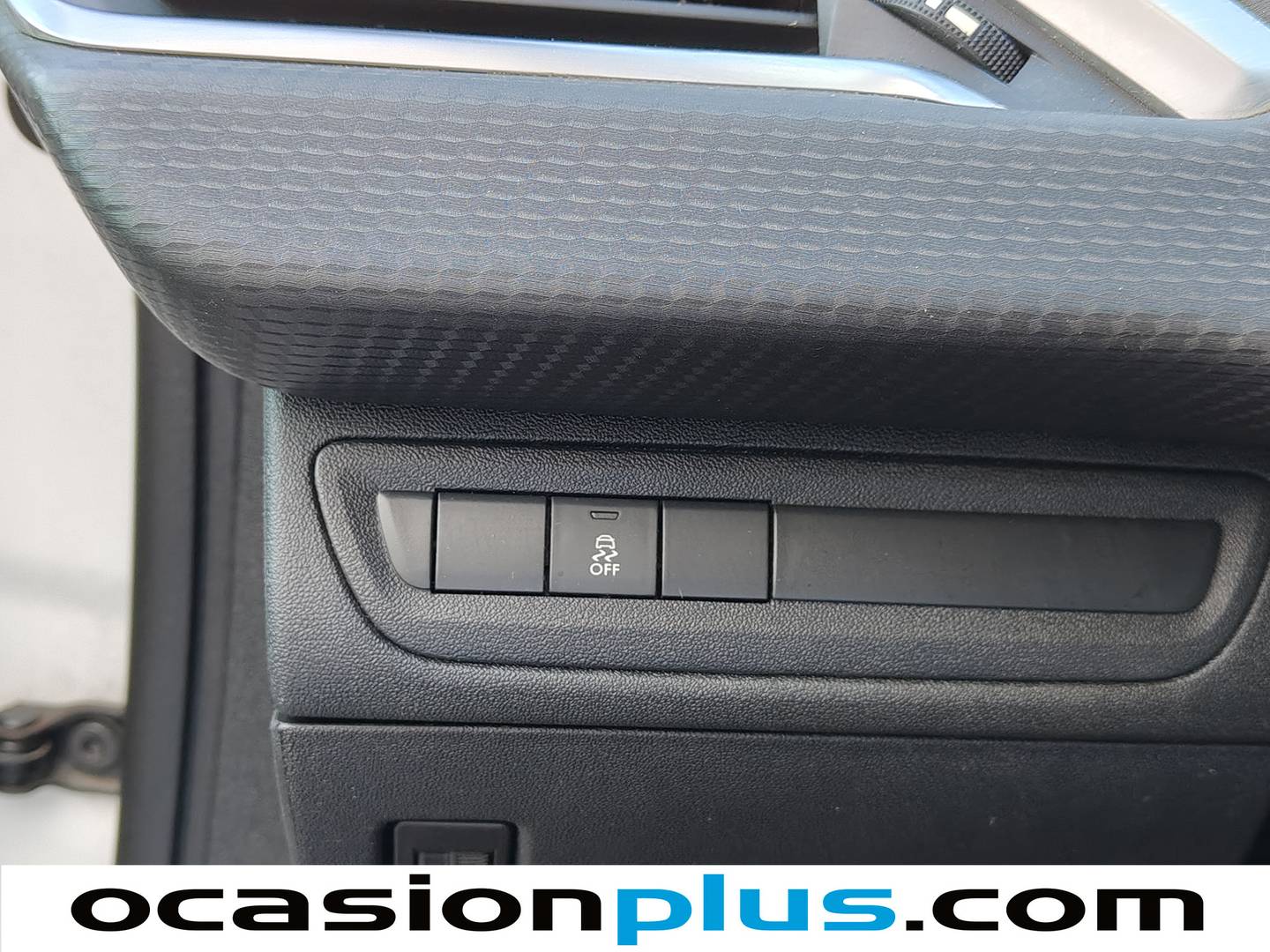 Extras y acabados del Peugeot 2008 Peugeot 2008 VTI 82 Active (82 CV)