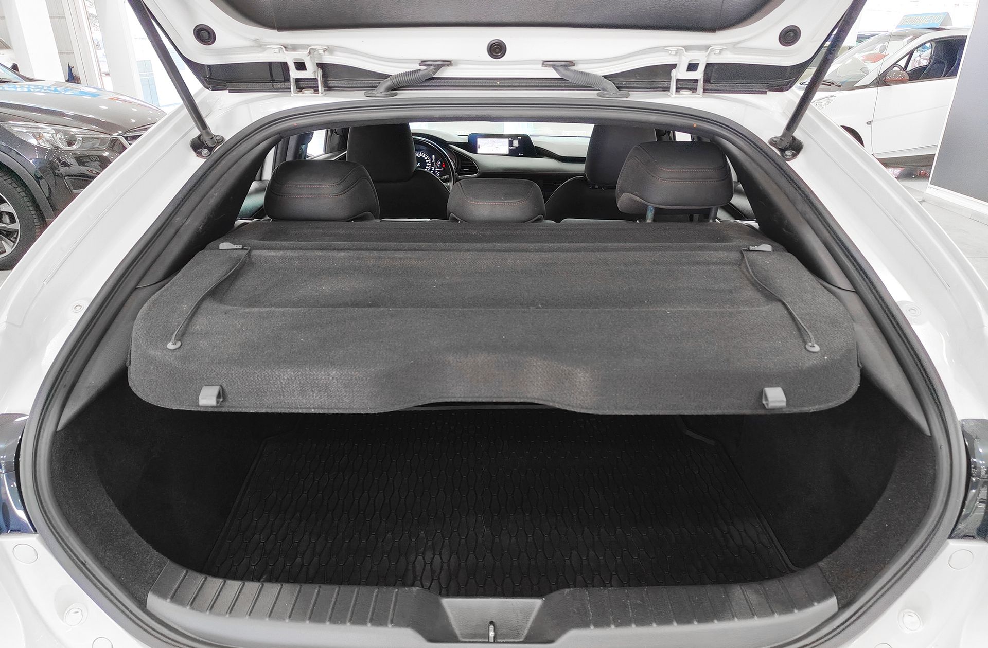 Mazda Mazda3 2.0 e-SKYACTIV-G Homura - foto 18