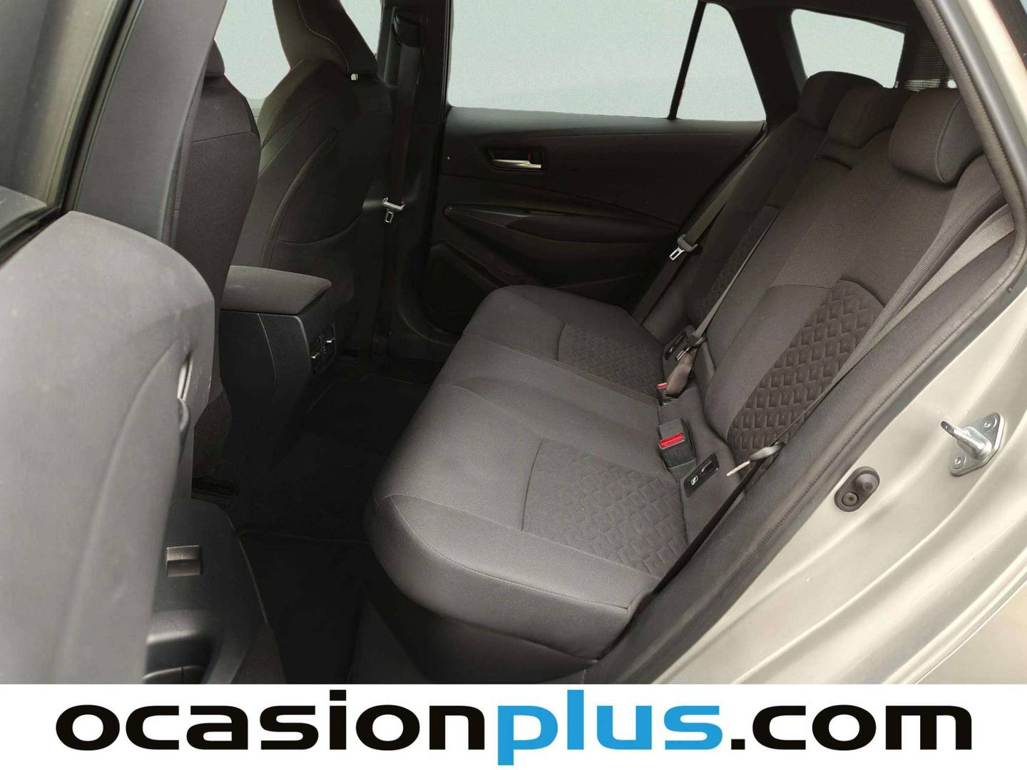 Foto asientos traseros Toyota Corolla Toyota Corolla Touring Sports 125H Active Tech E-CVT (122 CV)