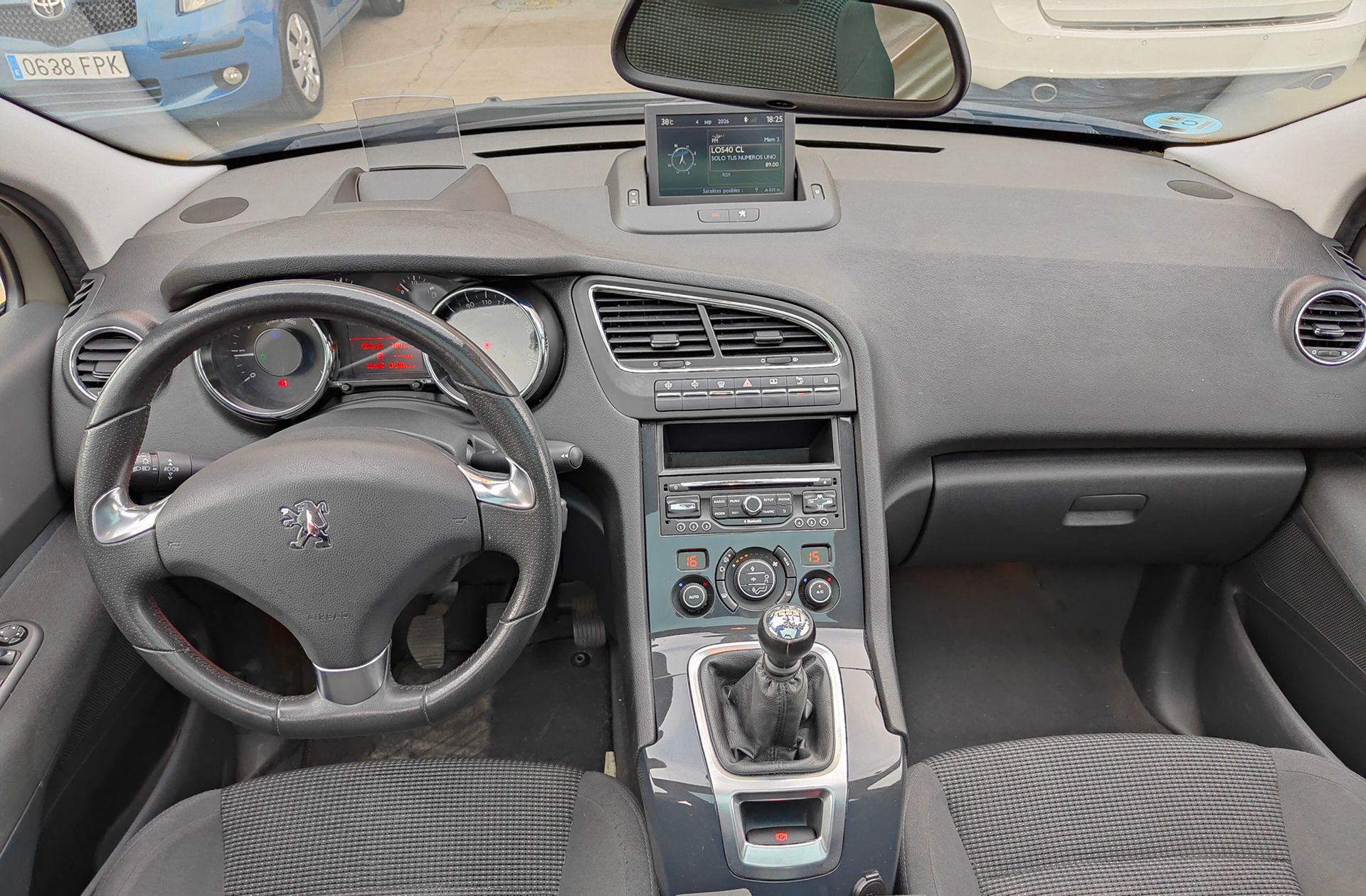 Peugeot 5008 Allure 1.2 PureTech 7 plazas - foto 8