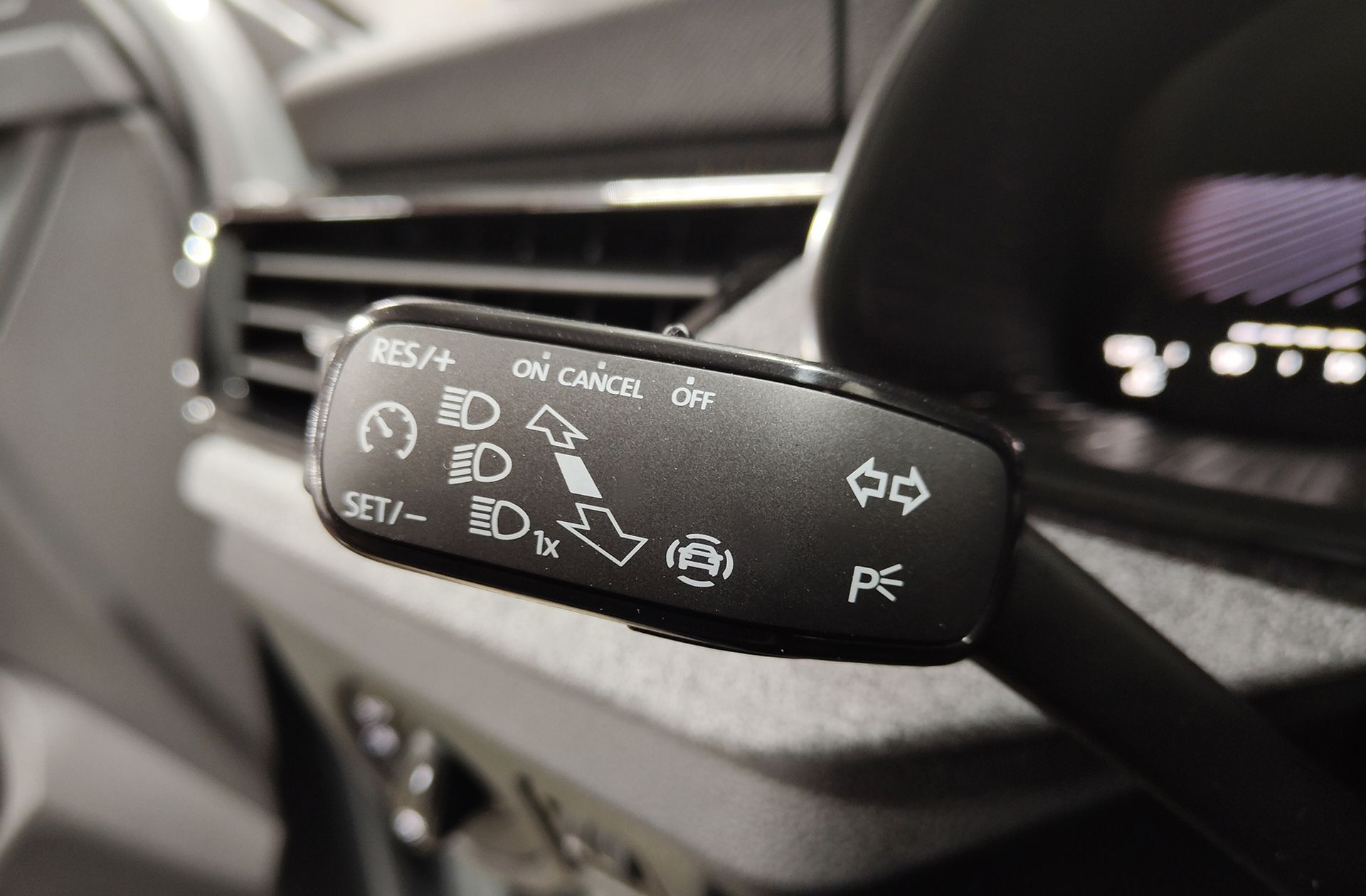 Škoda Kamiq 1.0 TSI Selection DSG - foto 26
