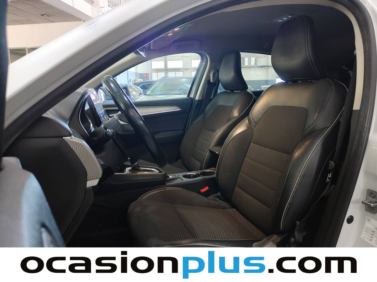 Foto asientos delanteros Renault Arkana Renault Arkana Zen E-Tech Híbrido  (145 CV)