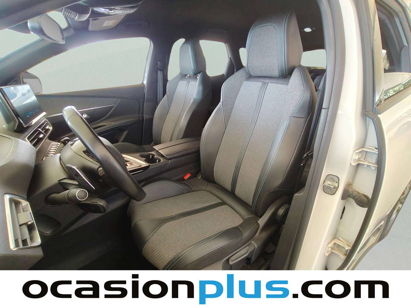 Foto Peugeot 3008 Hybrid Peugeot 3008 300 Allure Pack e-EAT8 (300 CV)