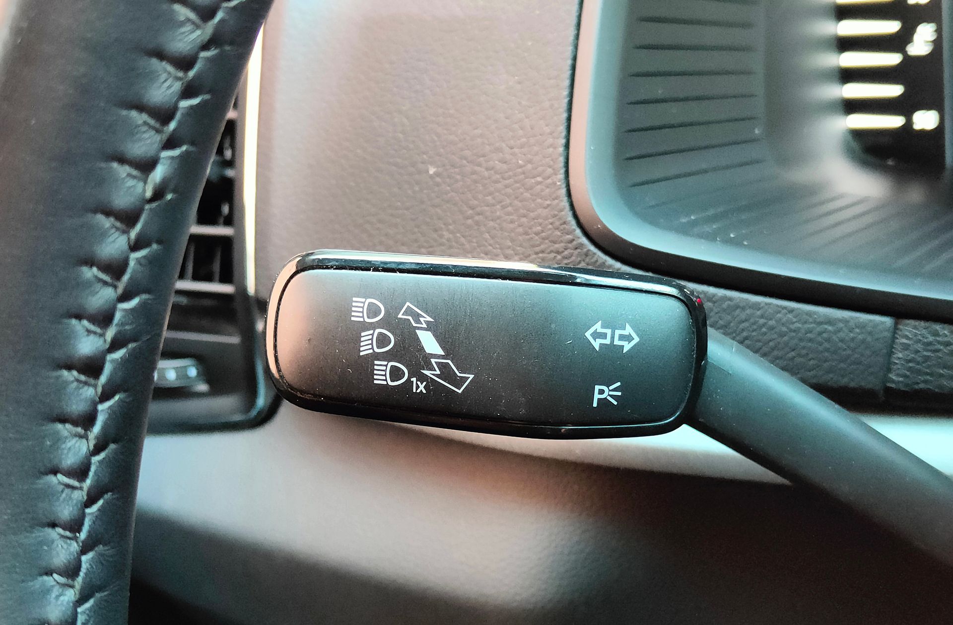Škoda Karoq 1.5 TSI ACT Ambition DSG - foto 29