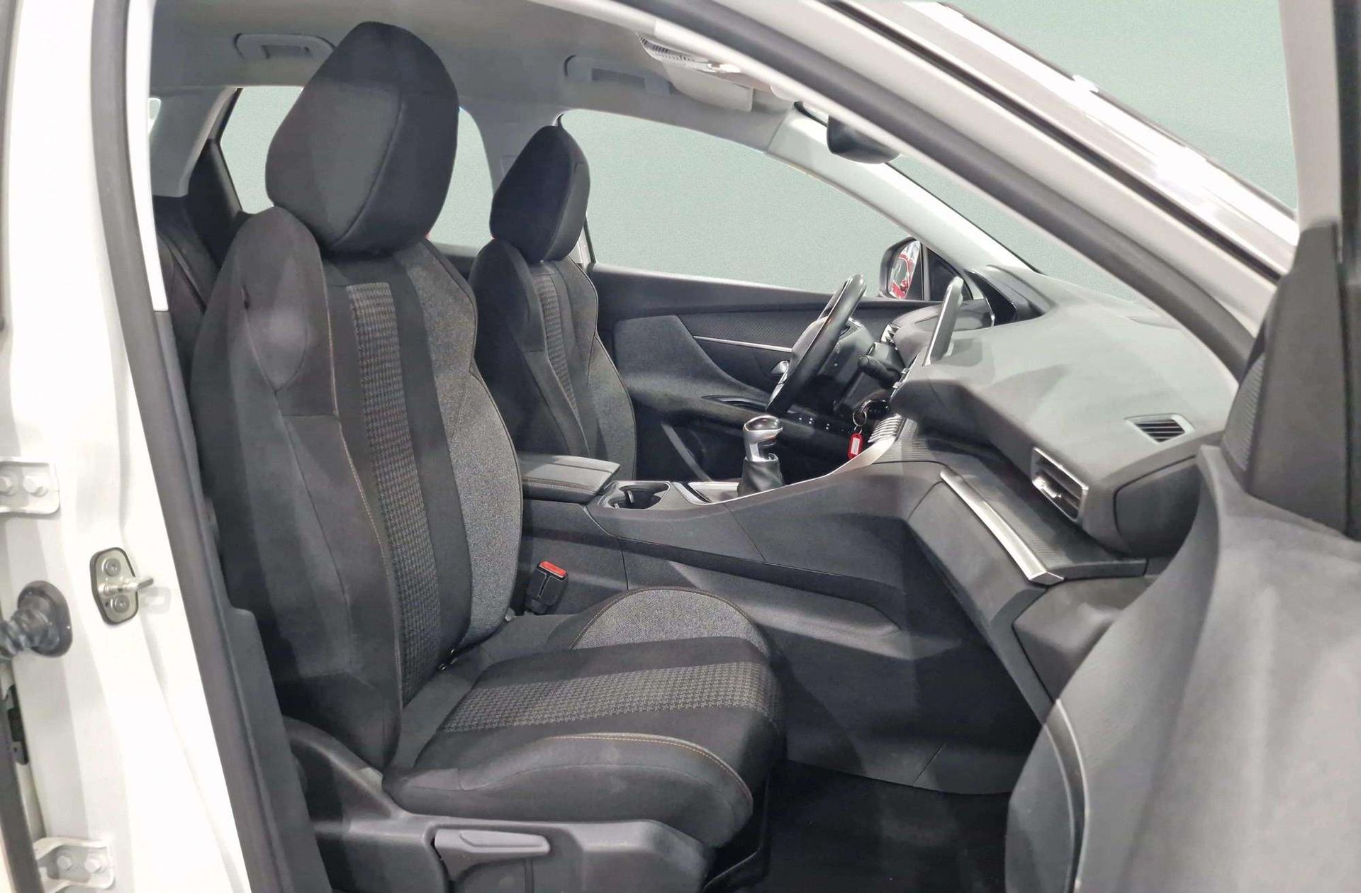 Peugeot 3008 PureTech 130 Active - foto 18