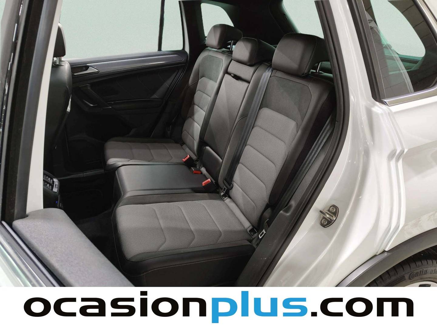 Foto Volkswagen Tiguan Volkswagen Tiguan Sport 2.0 TDI BMT 4Motion Pack R-line (240 CV) DSG