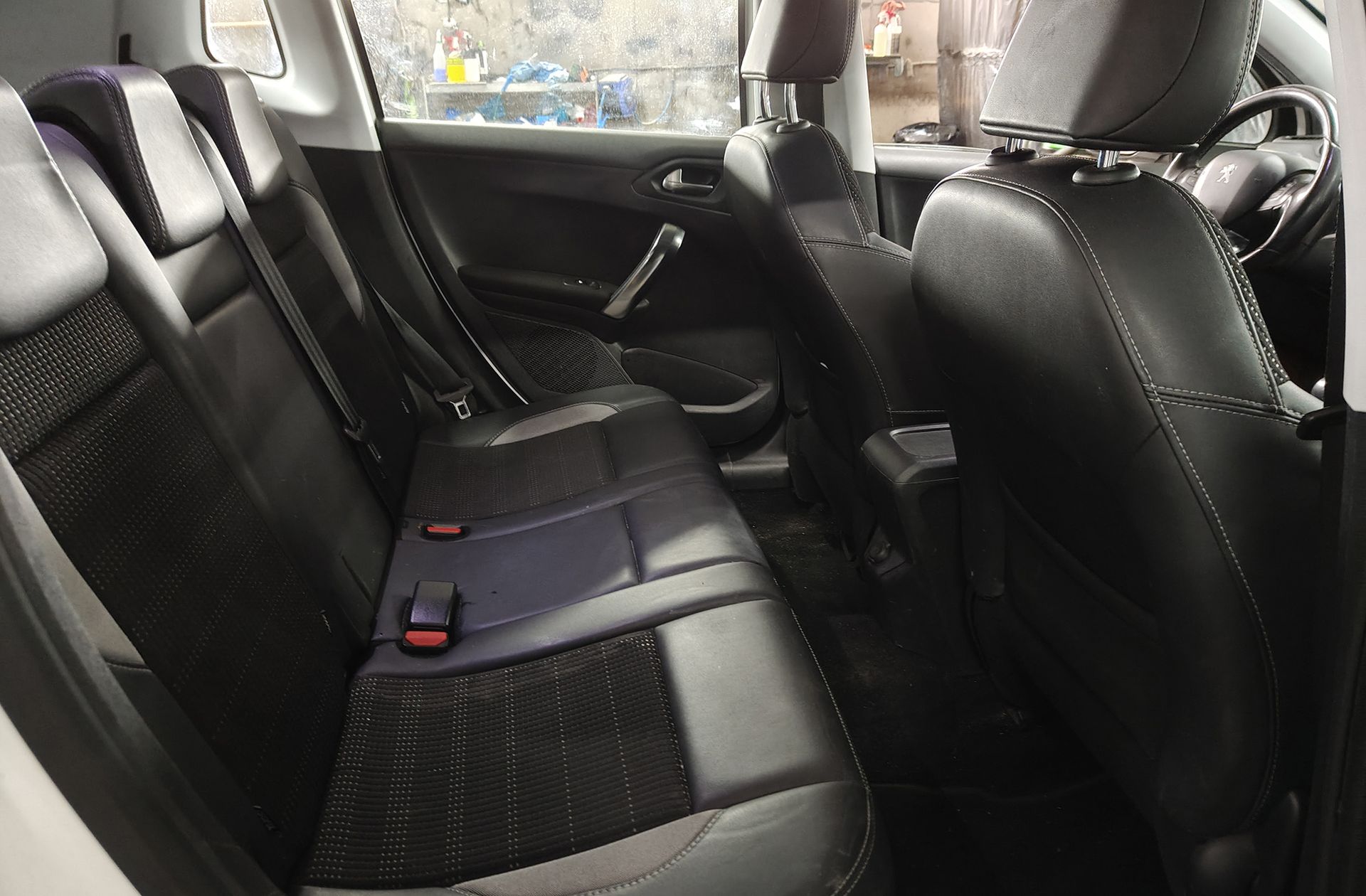 Peugeot 2008 BlueHDi 120 Allure - foto 13
