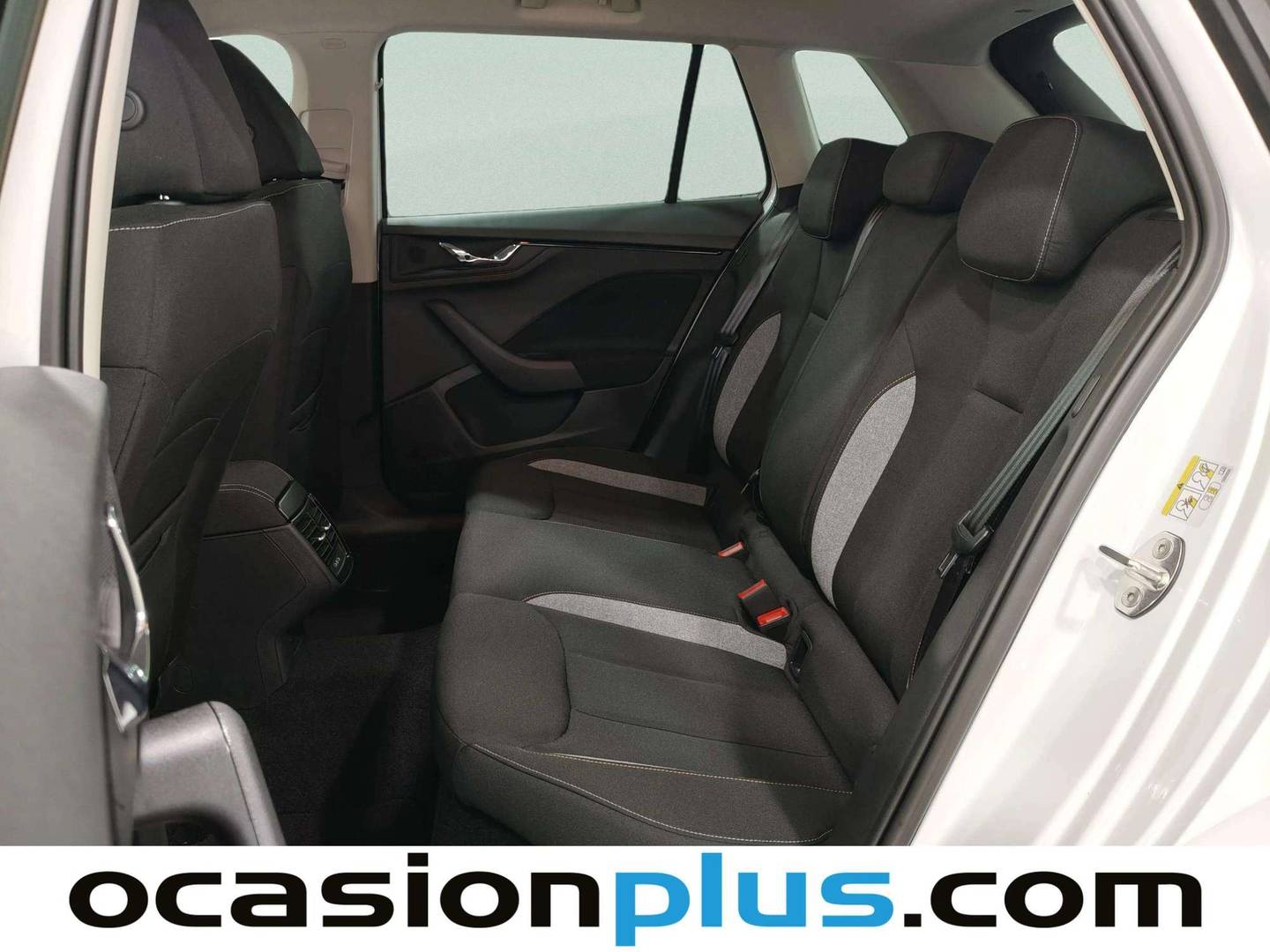 Foto asientos traseros Skoda Kamiq Skoda Kamiq 1.0 TSI Selection DSG (115 CV)