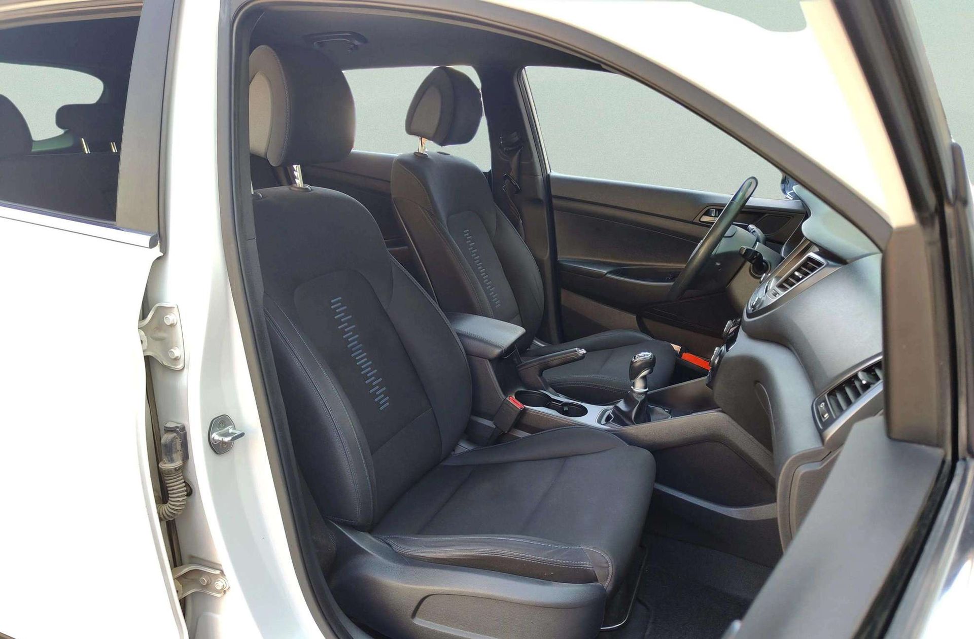 Hyundai Tucson 1.6 T-GDi Go! 4x2 - foto 18