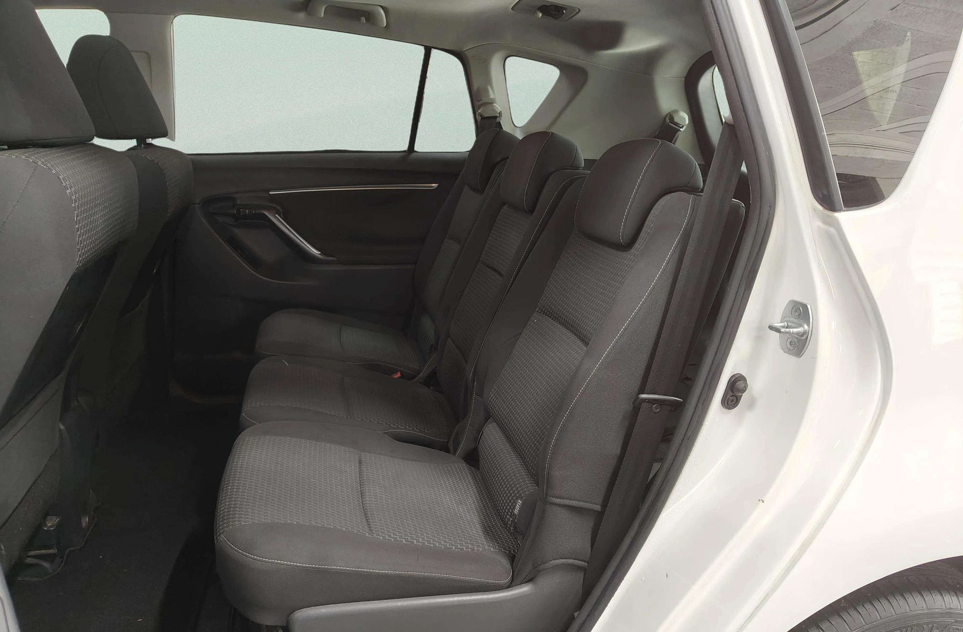 Toyota Verso 115D Advance 7 plazas - foto 13