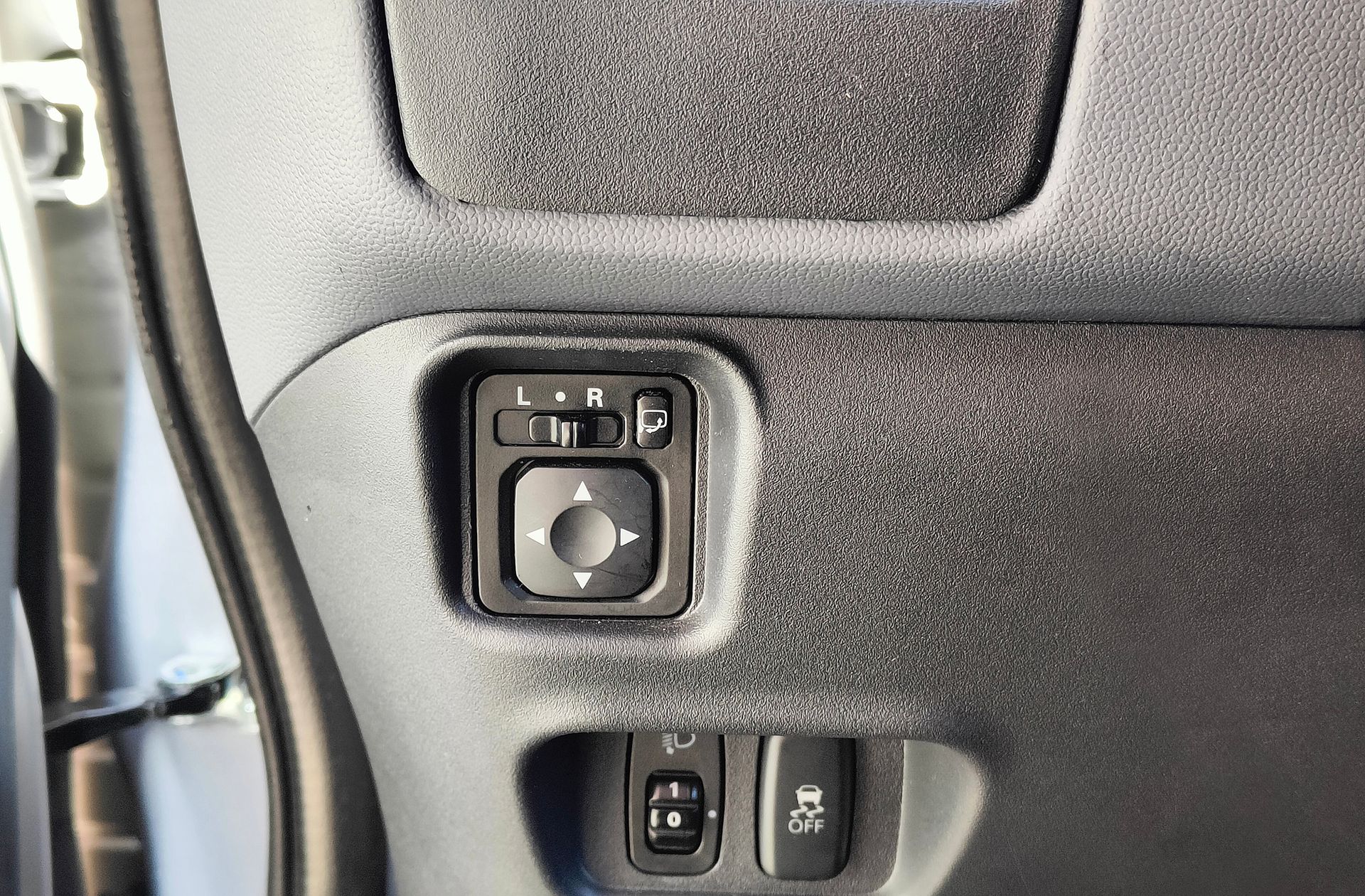 Peugeot iOn - foto 20