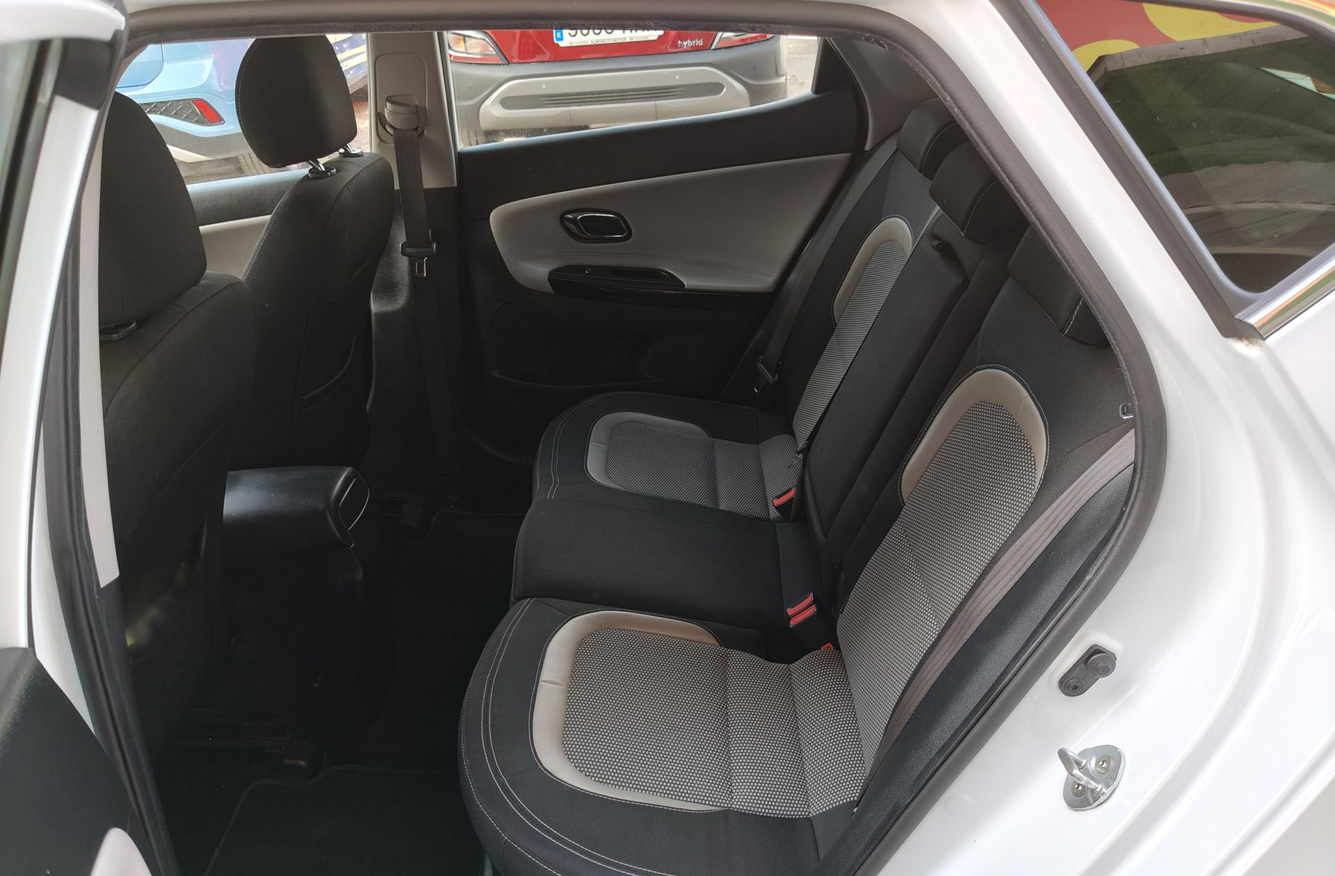 Kia Ceed 1.6 CRDi VGT Eco-Dynamics Uefa Euro2016 - foto 11