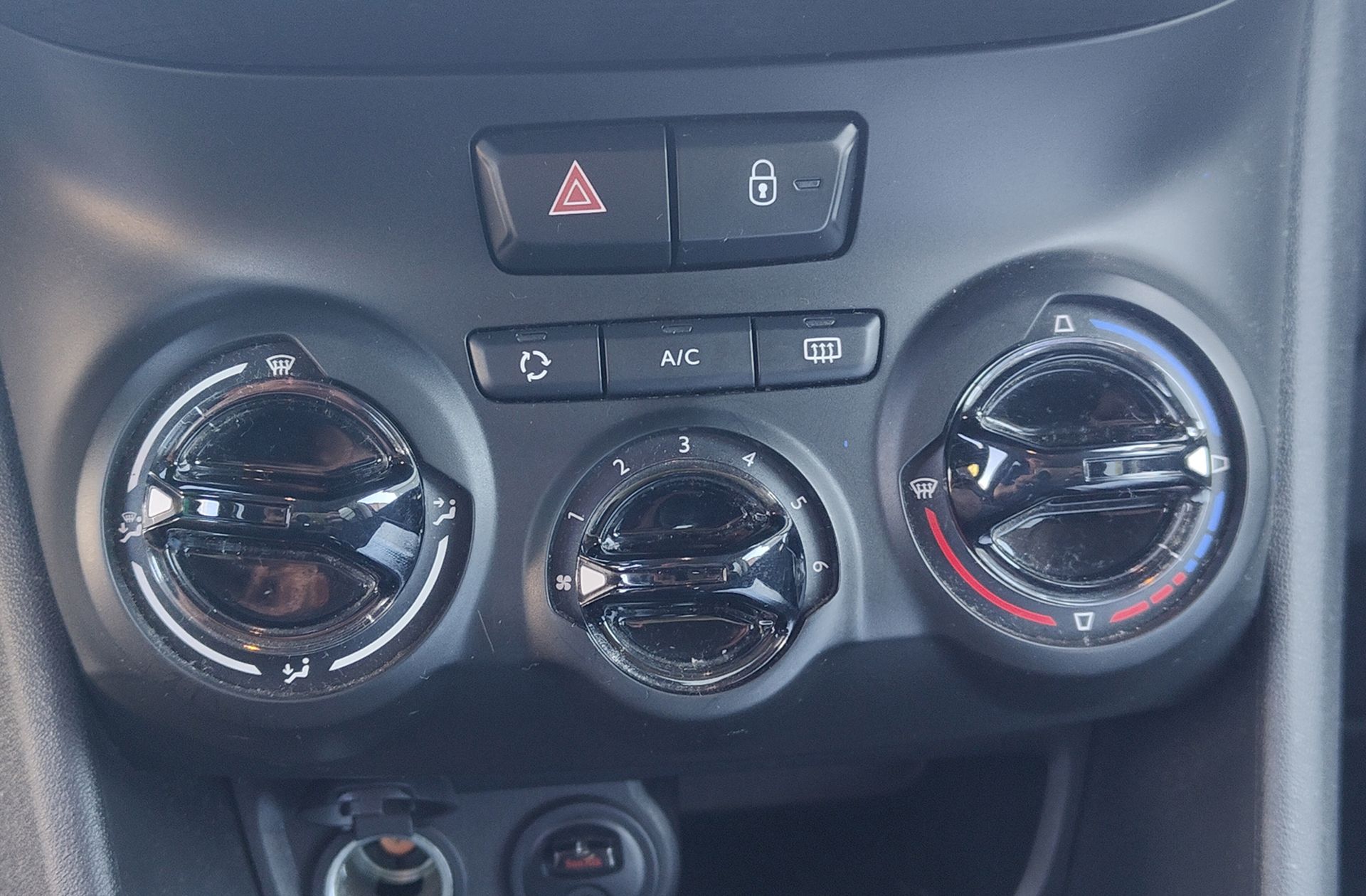 Peugeot 208 PureTech 82 Style - foto 24