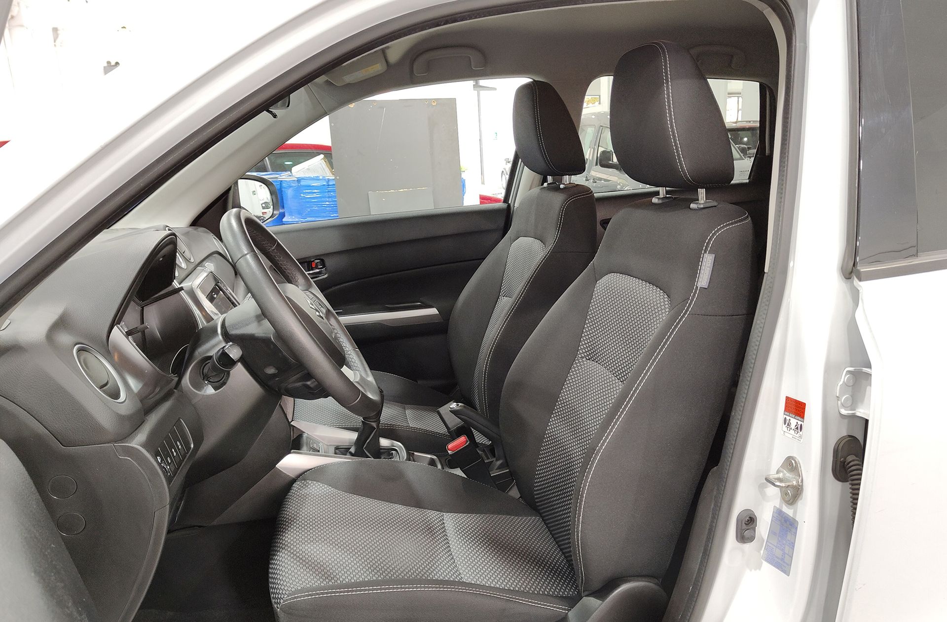 Suzuki Vitara 1.0 T GLE - foto 11