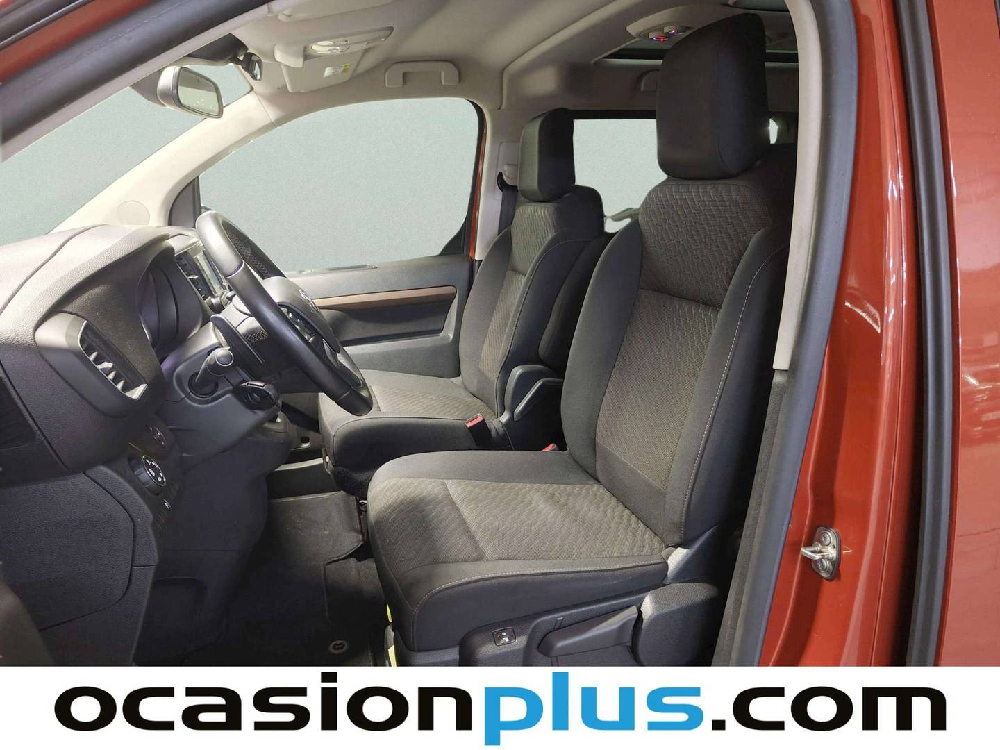 Foto asientos delanteros Toyota Proace Verso Toyota Proace Verso 2.0D Advance Plus L1 Auto (140 CV) 8 Plazas