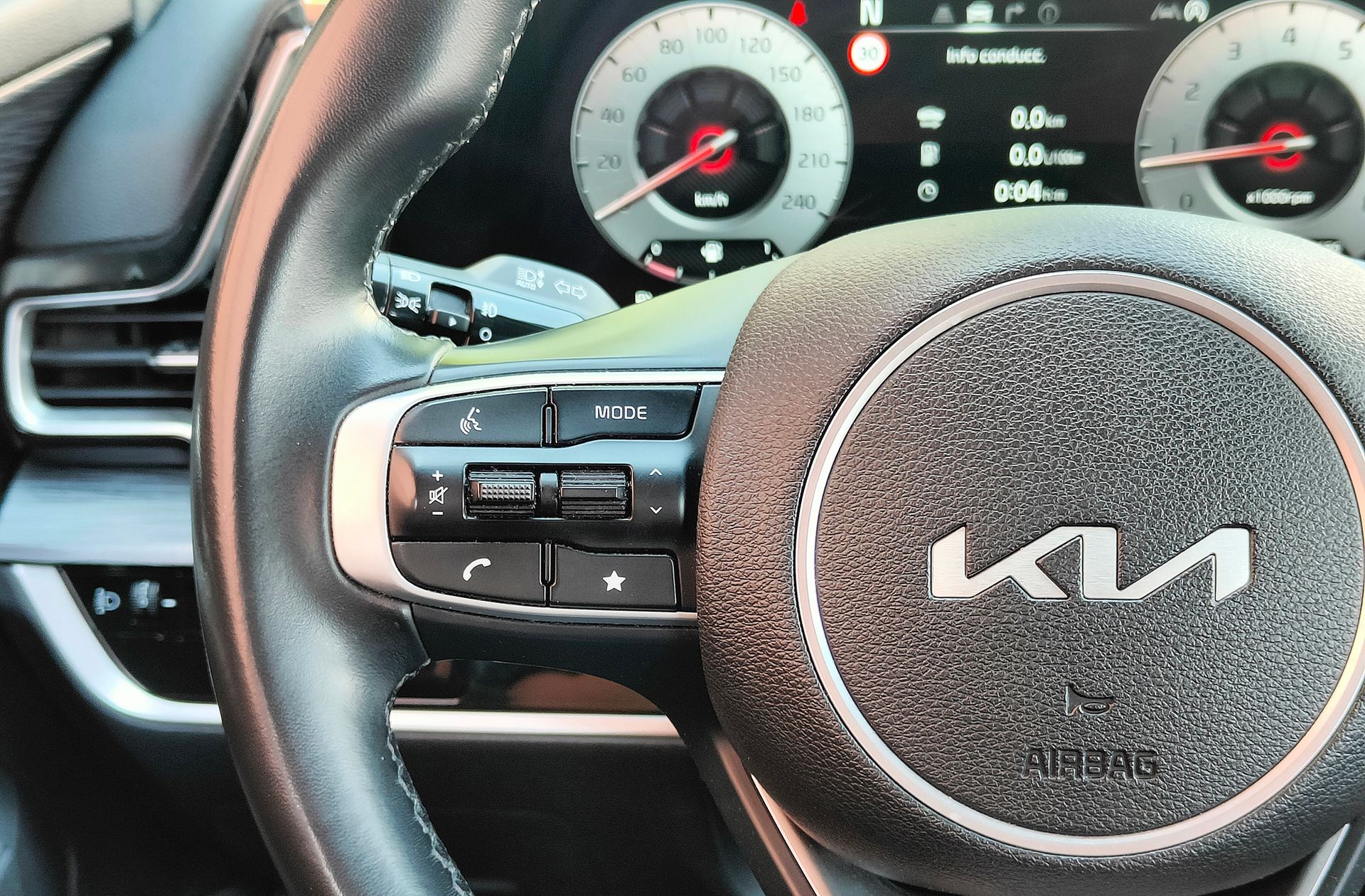 Kia Sportage 1.6 T-GDi MHEV Drive 4x2 - foto 29