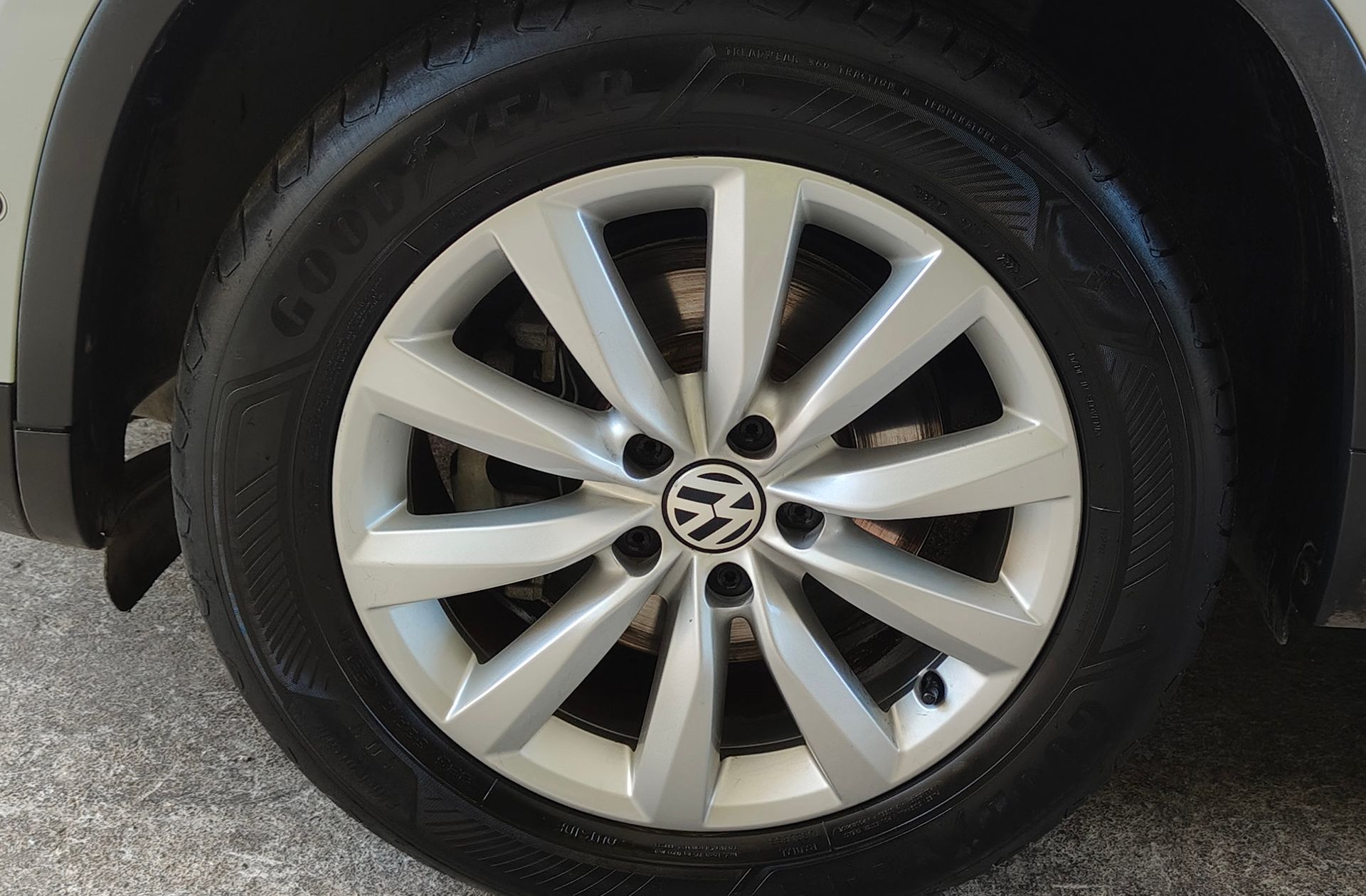 Volkswagen Tiguan T1 2.0 TDI BMT 4x2 - foto 33