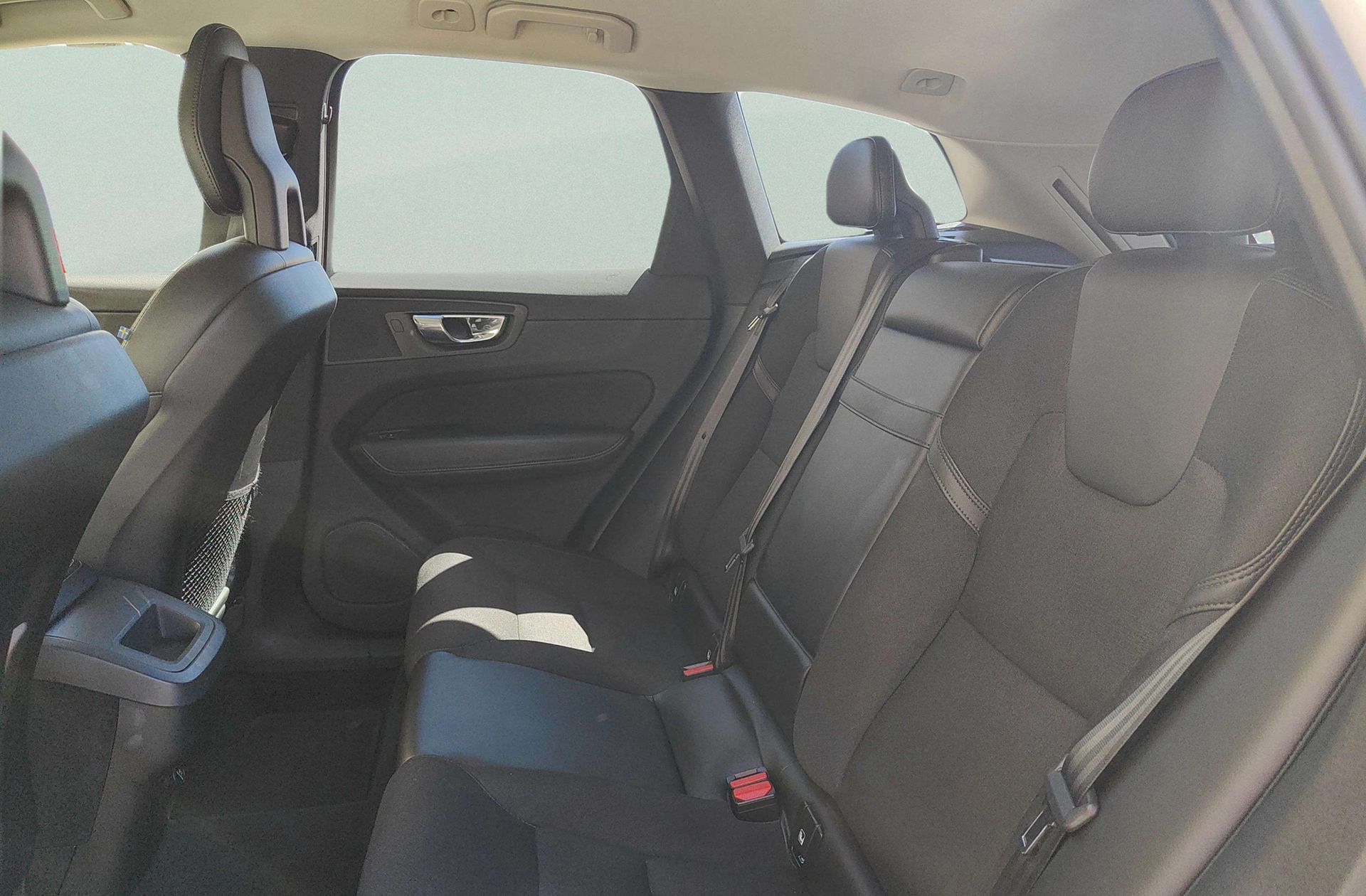 Volvo XC60 B4 Momentum AWD - foto 11