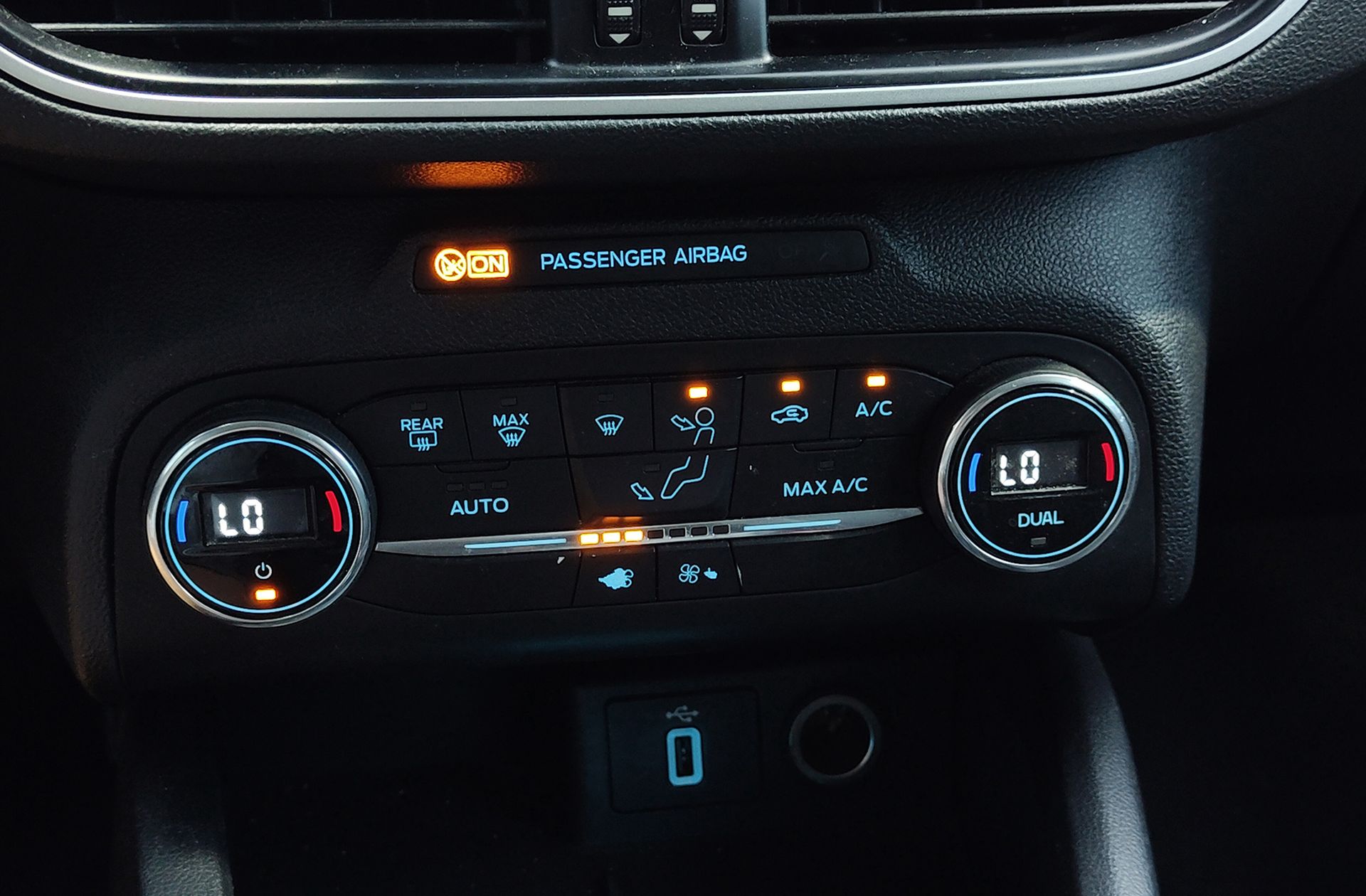 Ford Focus 1.0 EcoBoost Trend Edition - foto 27
