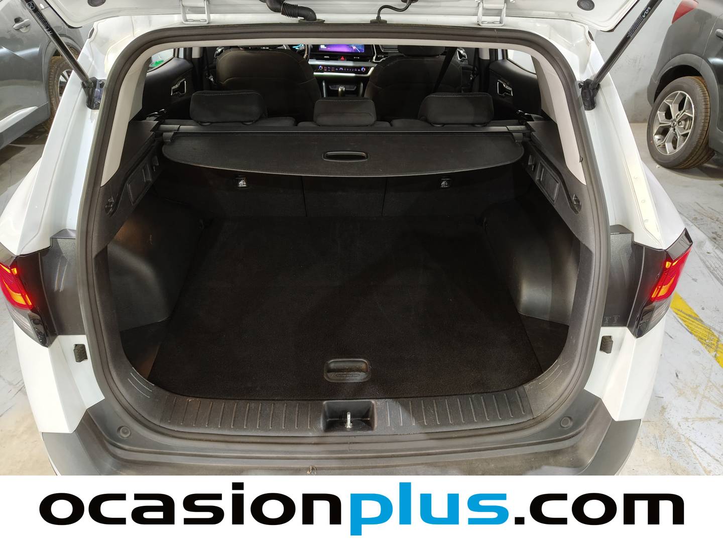 Foto KIA Sportage Kia Sportage 1.6 CRDi MHEV Business 4x2 (136 CV)