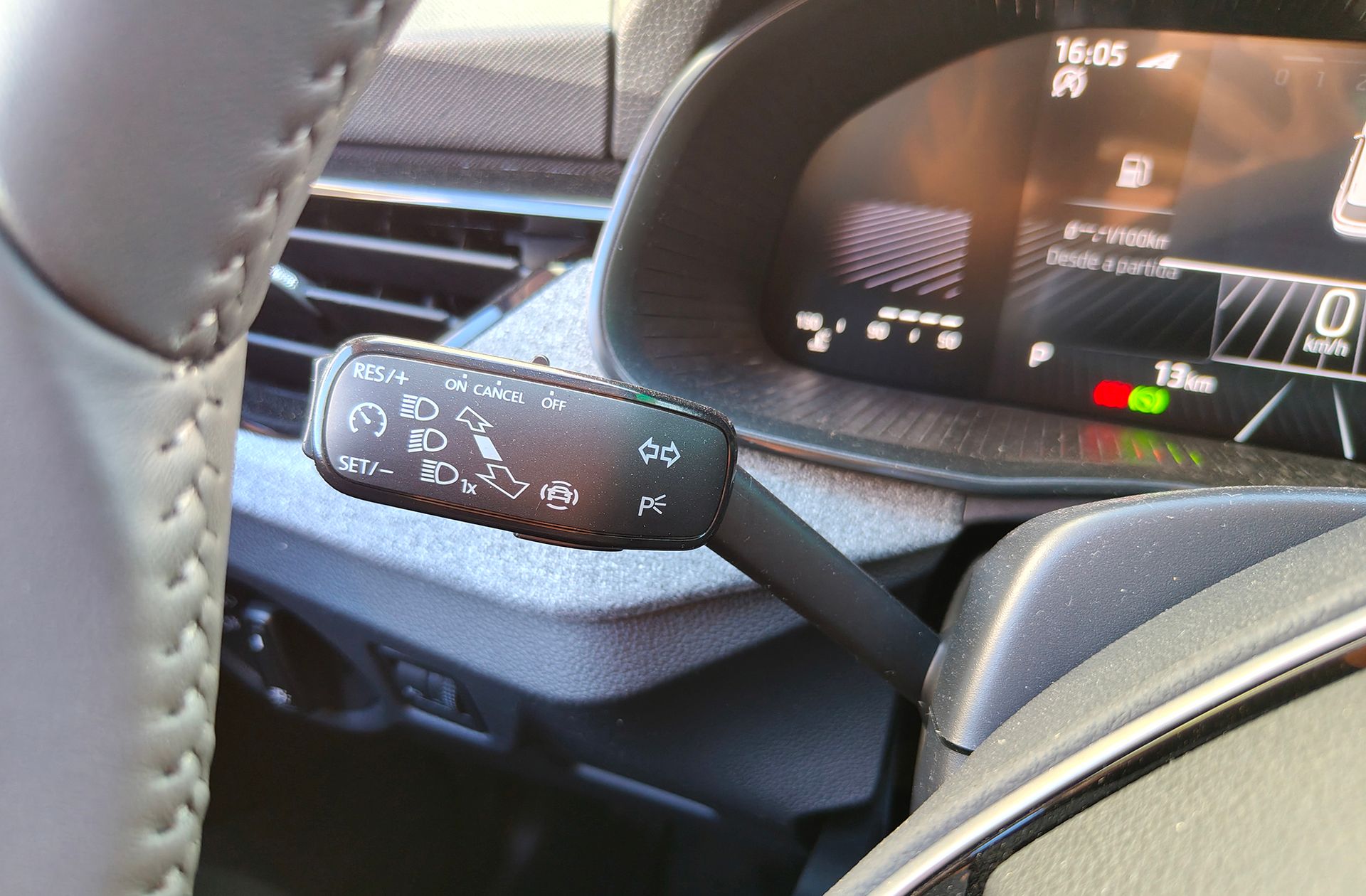 Škoda Kamiq 1.0 TSI Selection DSG - foto 25