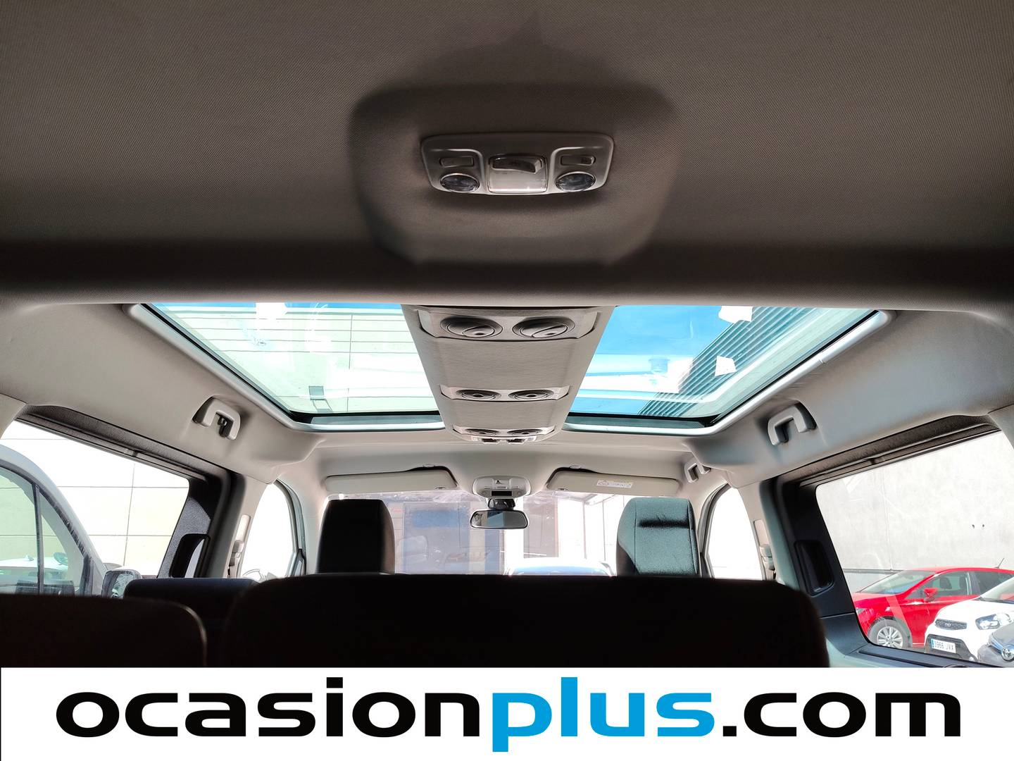 Extras y acabados del Toyota Proace Verso Toyota Proace Verso Combi 2.0D Family Advance LARGO (L2)  (150 CV)