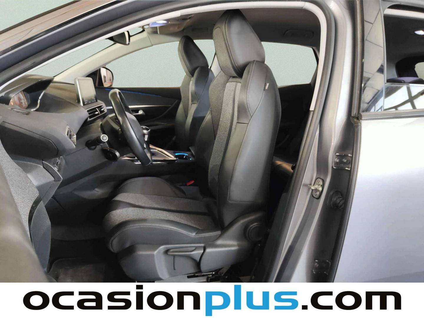 Foto asientos delanteros Peugeot 3008 Peugeot 3008 BlueHDI 130 S&S Allure (130 CV)