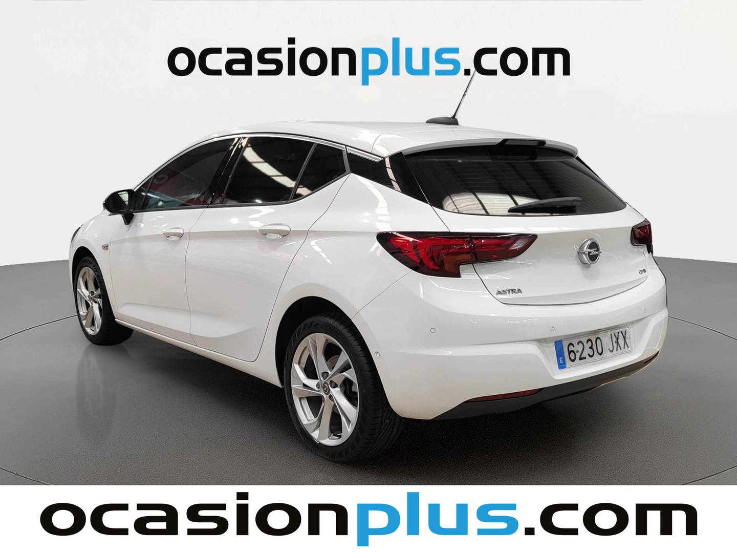 Foto trasera Opel Astra Opel Astra 1.6 CDTi Dynamic (110 CV) derecha