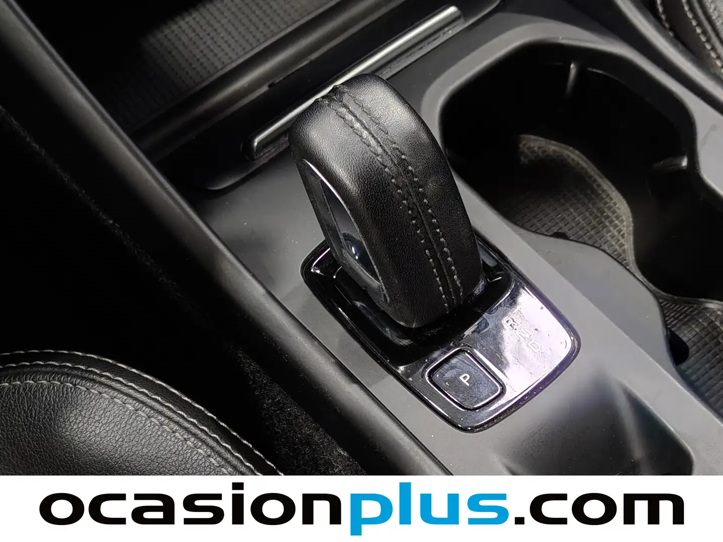 Foto Volvo XC40 Volvo XC40 T4 Momentum Auto (190 CV)