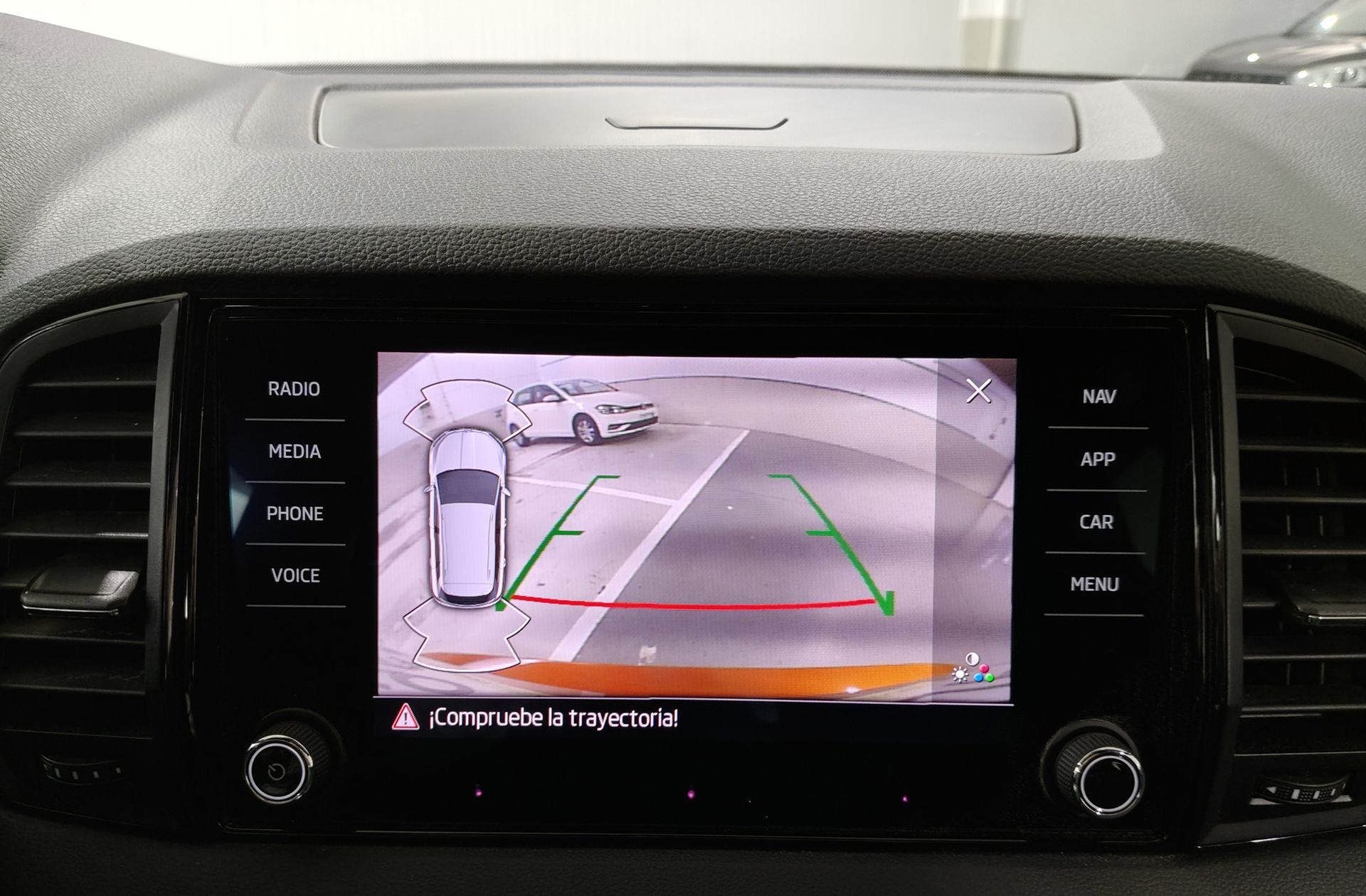 Škoda Karoq 2.0 TDI Sportline - foto 10