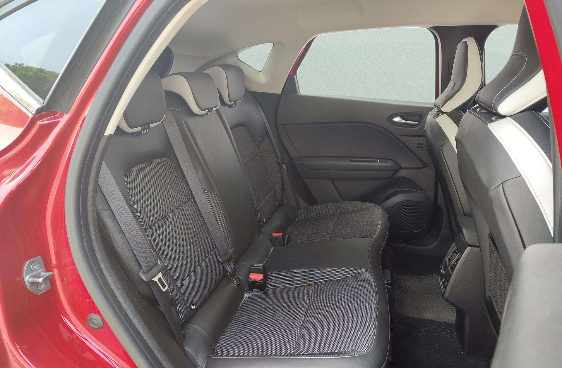 Mitsubishi ASX 130T MHEV Kaiteki DCT - foto 14