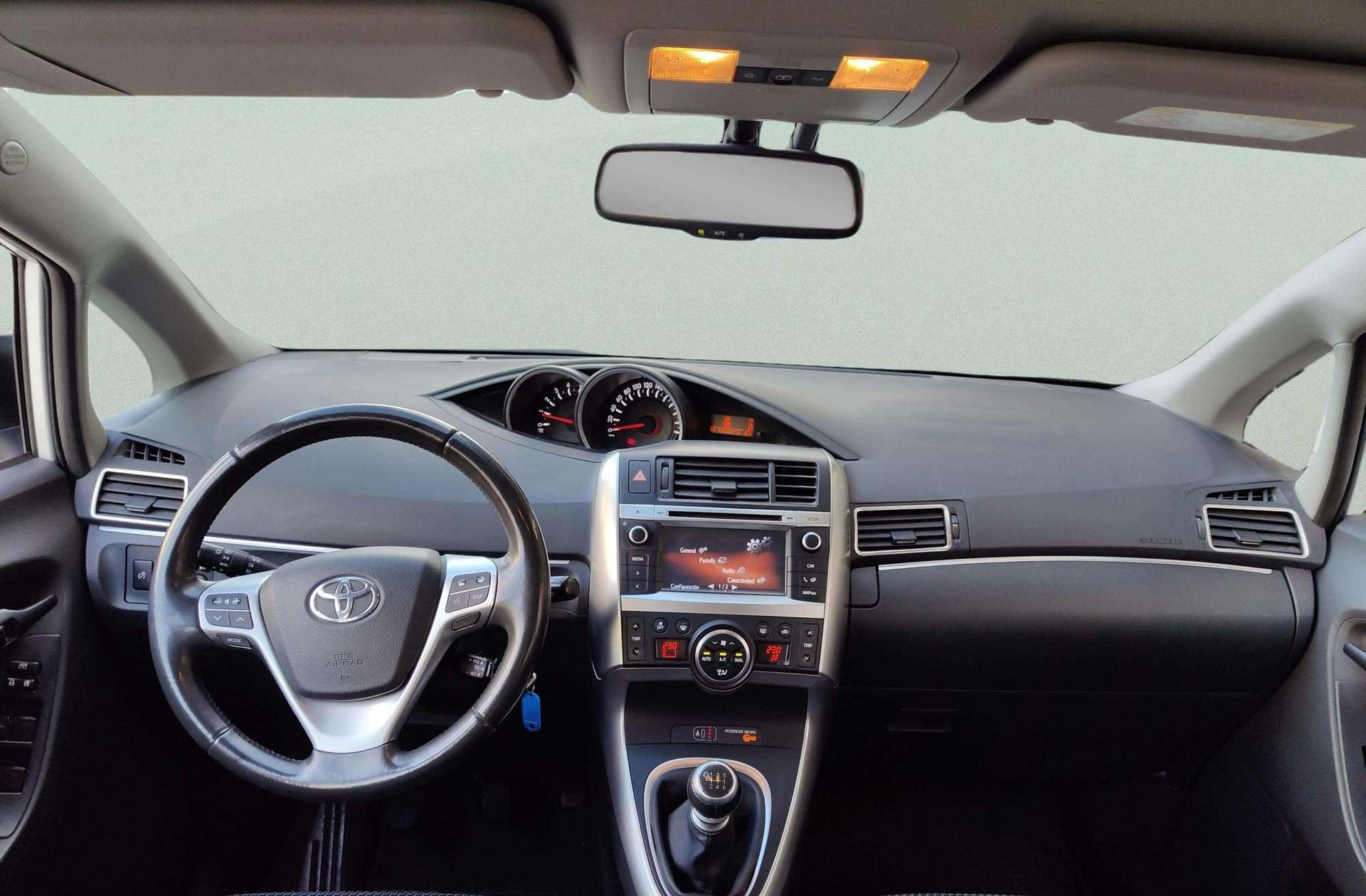 Toyota Verso 115D Advance - foto 7