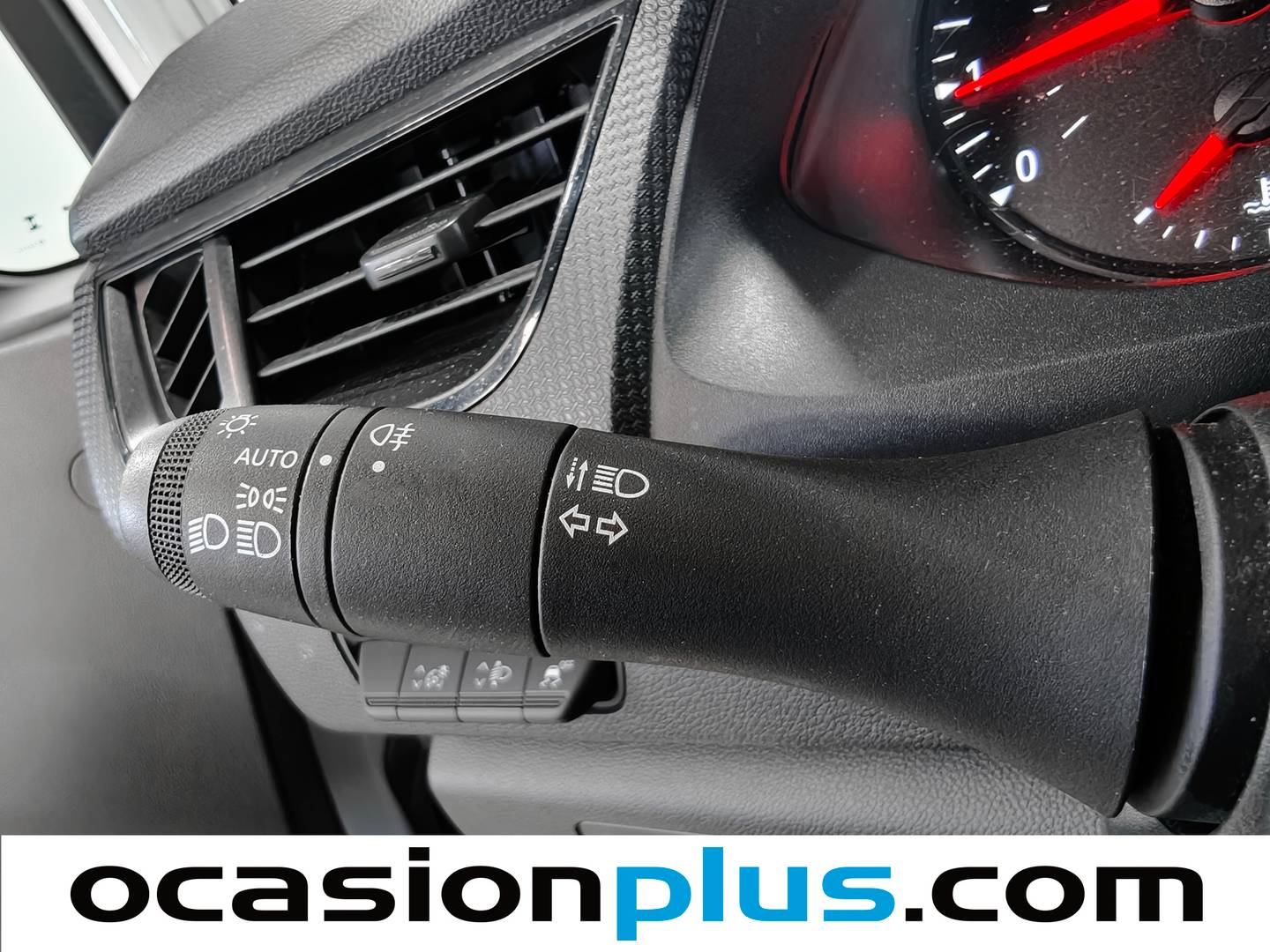 Extras y acabados del Nissan Townstar Nissan Townstar 1.3G L1 Profesional  (130 CV)