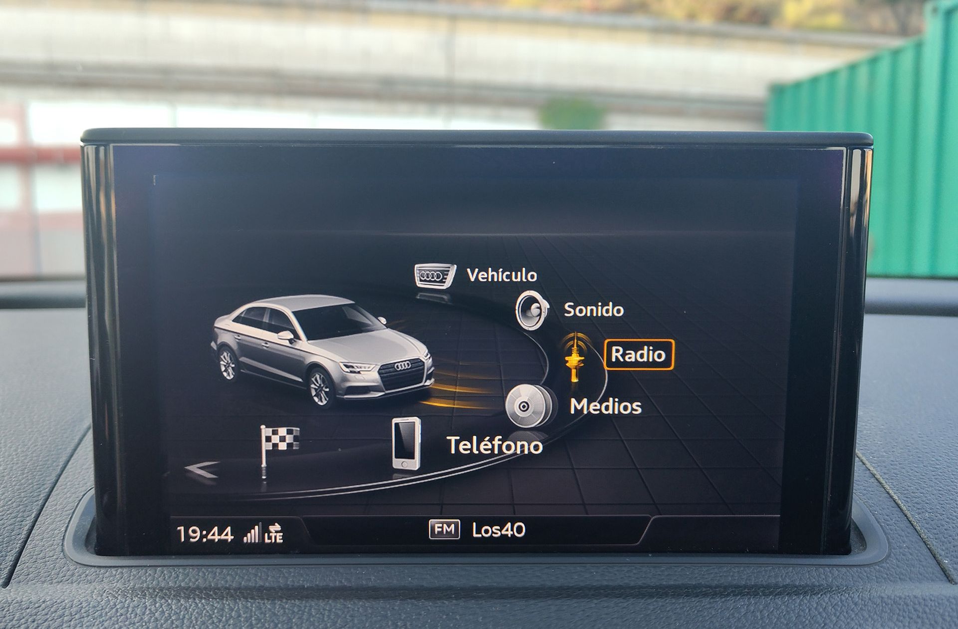 Audi A3 Sedan Black Line Edition 2.0 TDI Pack S-Line - foto 31