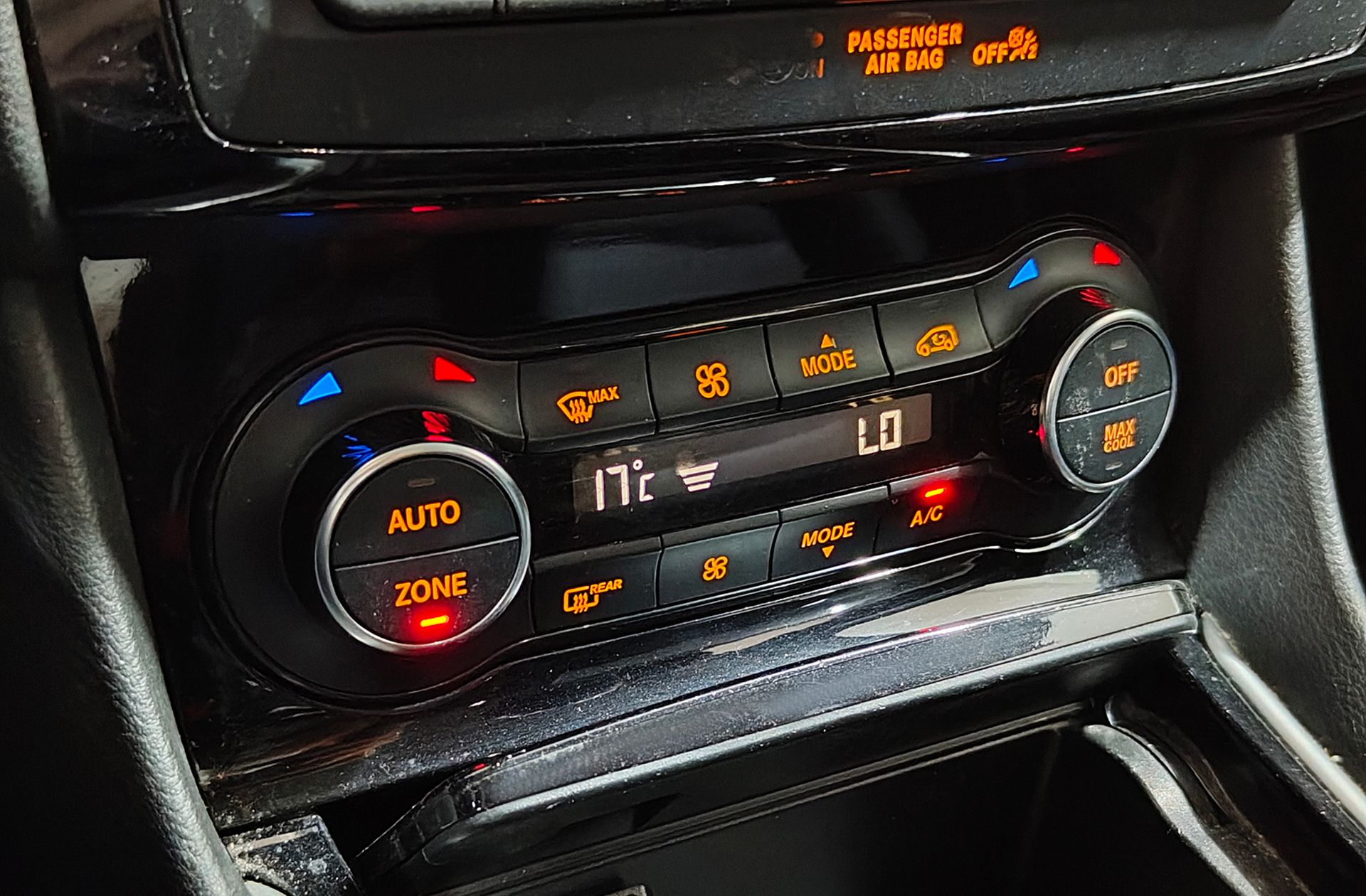 Infiniti Q30 1.6T Premium - foto 27