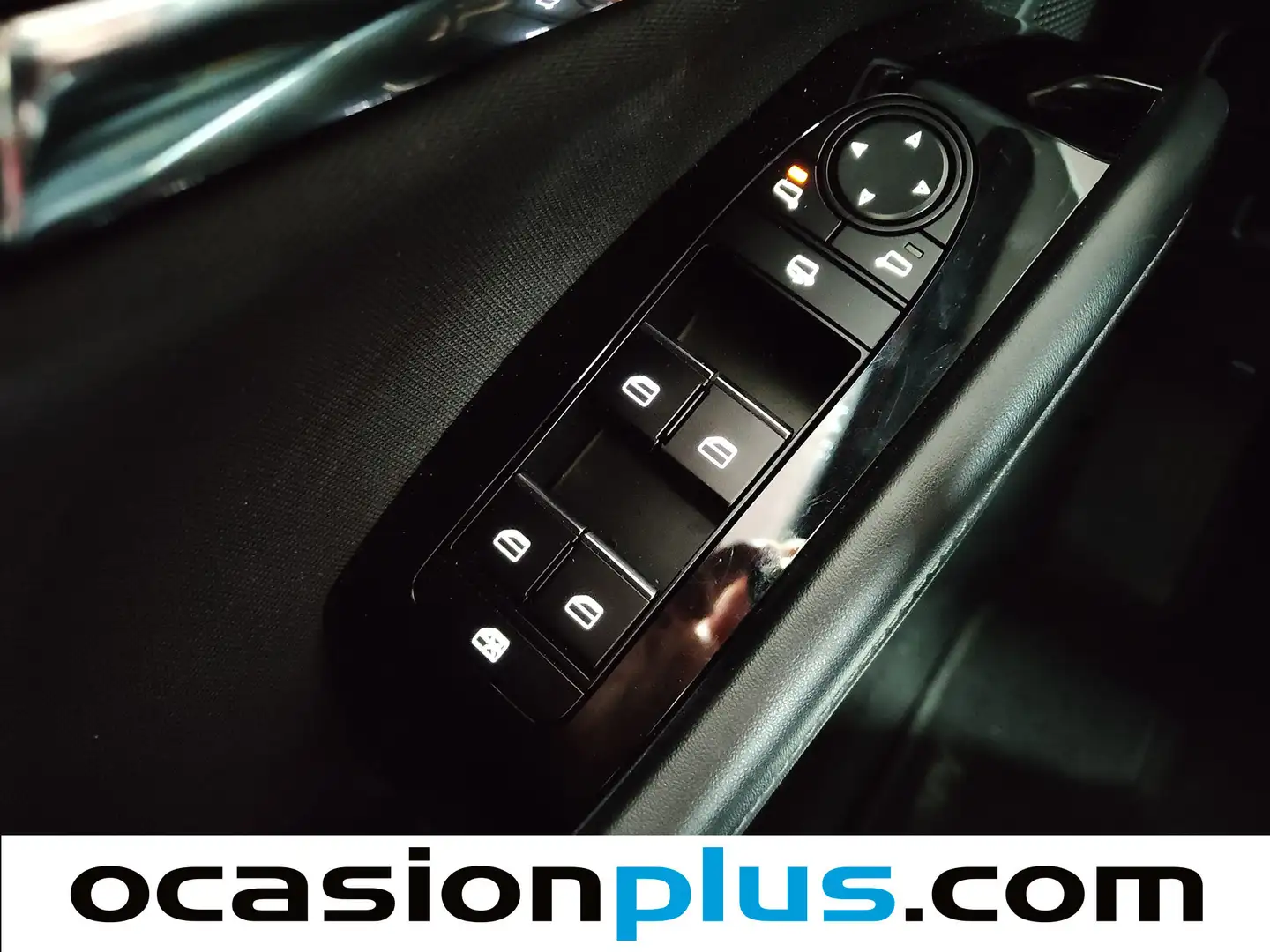 Foto Mazda CX-30 Mazda CX-30 2.0 e-Skyactiv-G Zenith AT (122 CV)