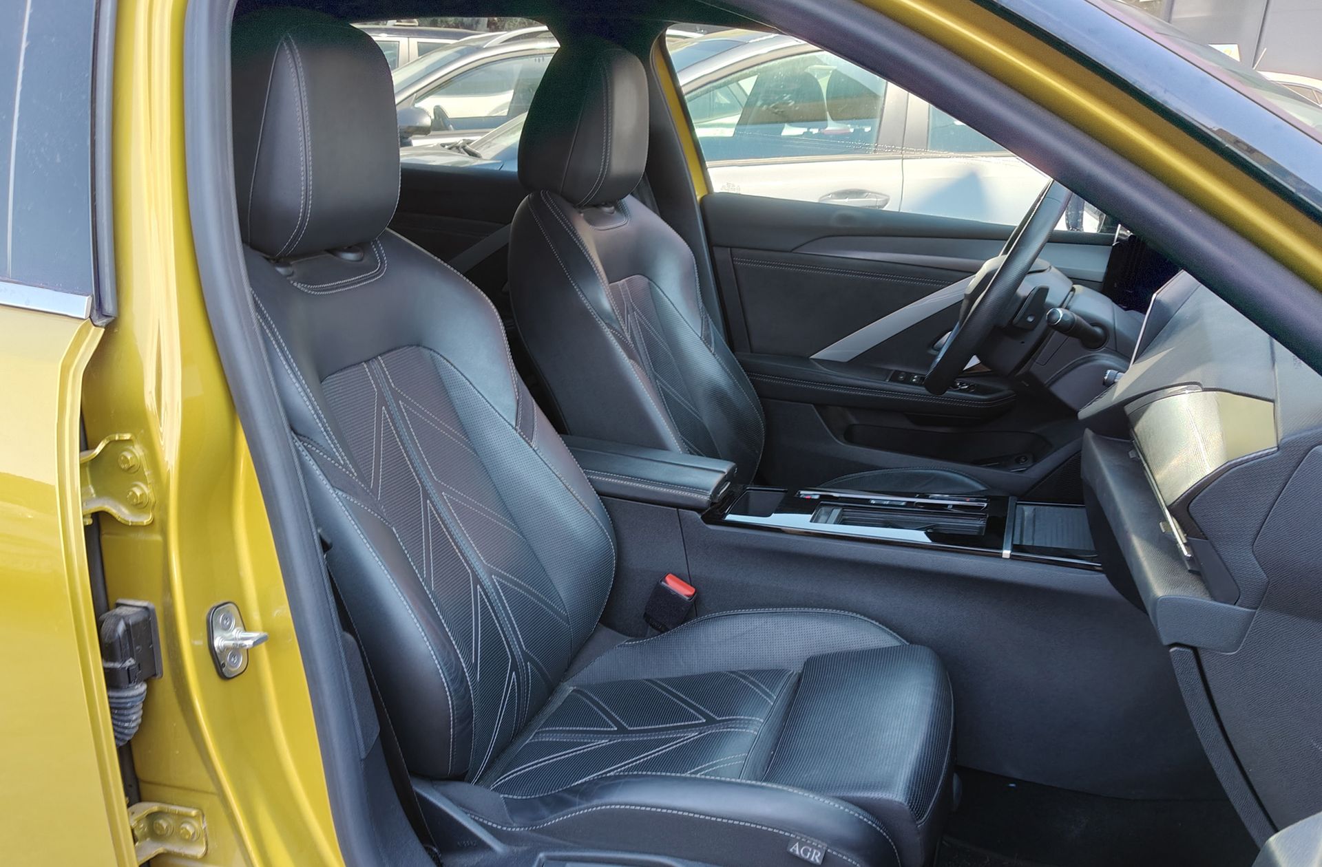 Opel Astra 1.6T Hybrid Ultimate - foto 22