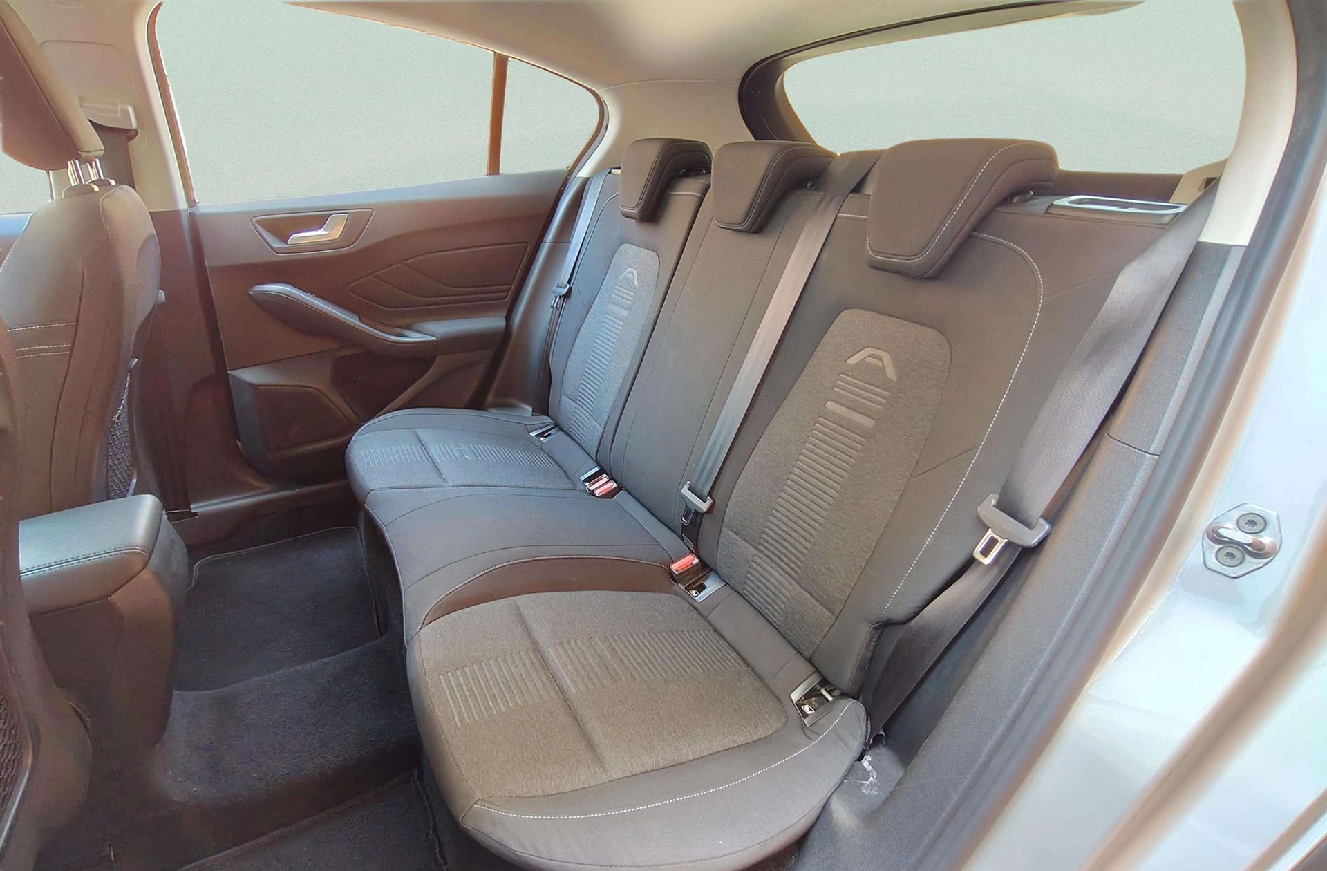 Ford Focus 1.0 EcoBoost Active - foto 13