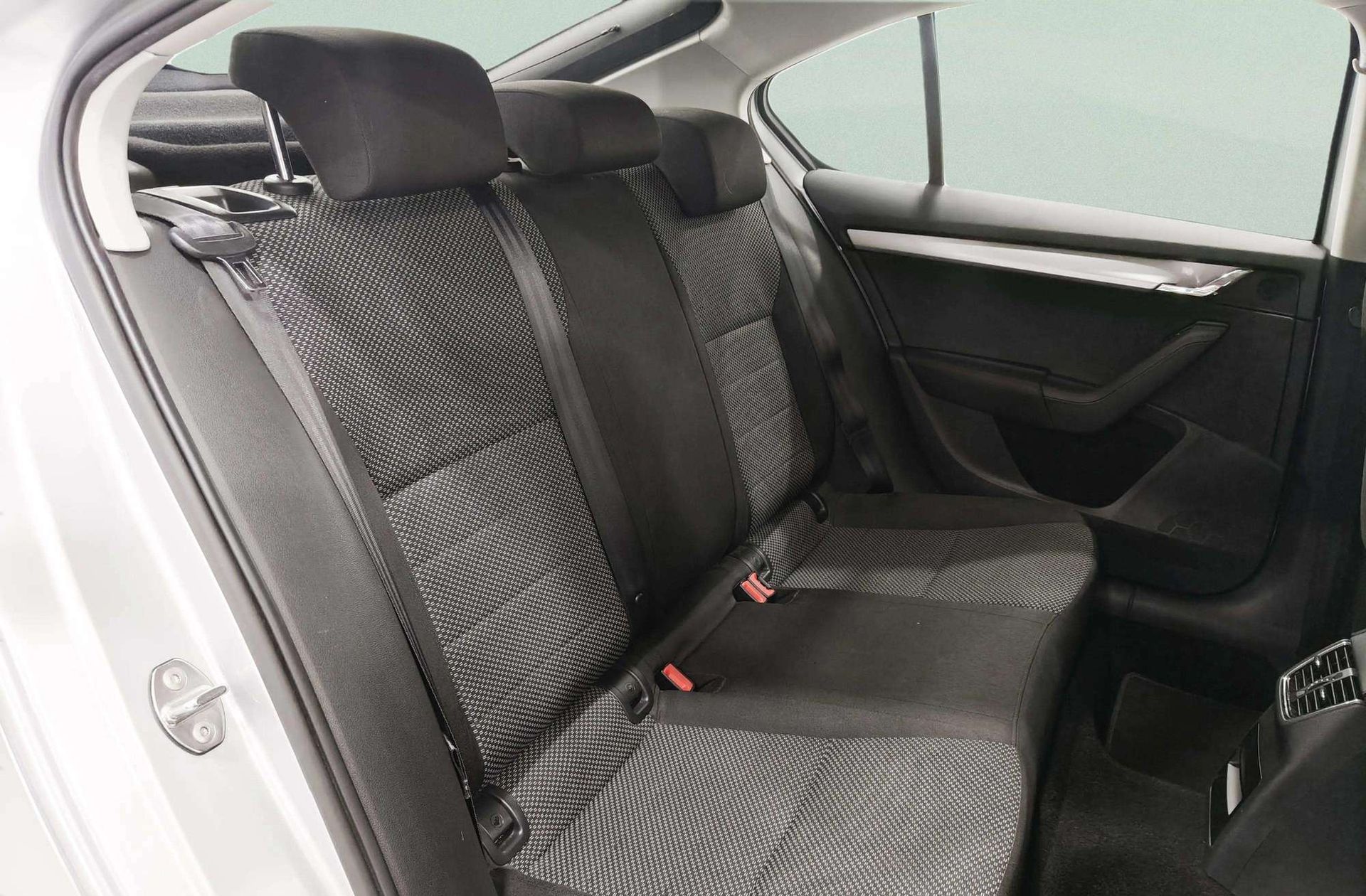 Škoda Octavia 2.0 TDI CR Ambition - foto 16