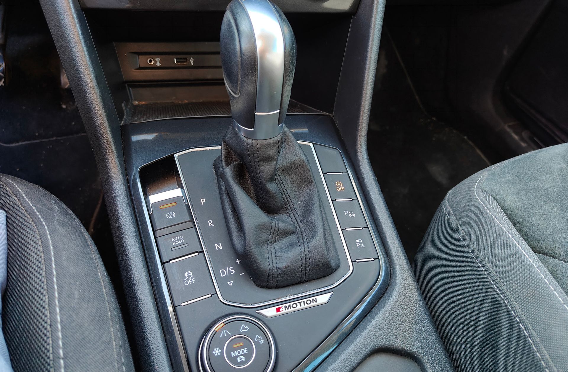 Volkswagen Tiguan Sport 2.0 TSI 4Motion DSG Pack R Line - foto 5