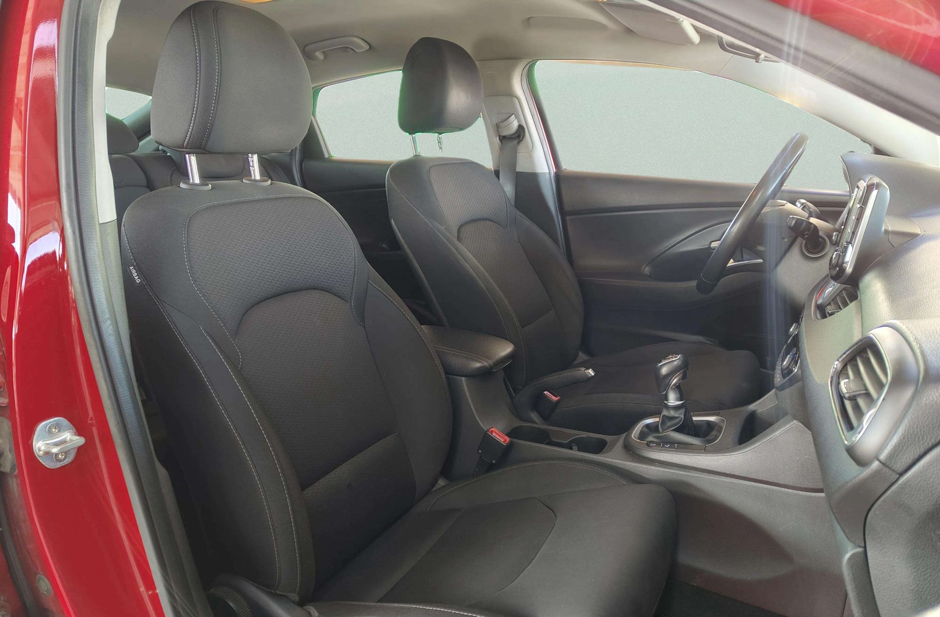 Hyundai i30 1.6 CRDi Tecno Fastback - foto 19
