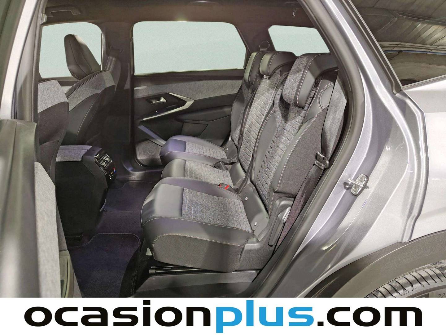 Foto Peugeot 5008 Hybrid Peugeot 5008 Hybrid 1.2 Allure eDCS6 (136 CV) 7 Plazas