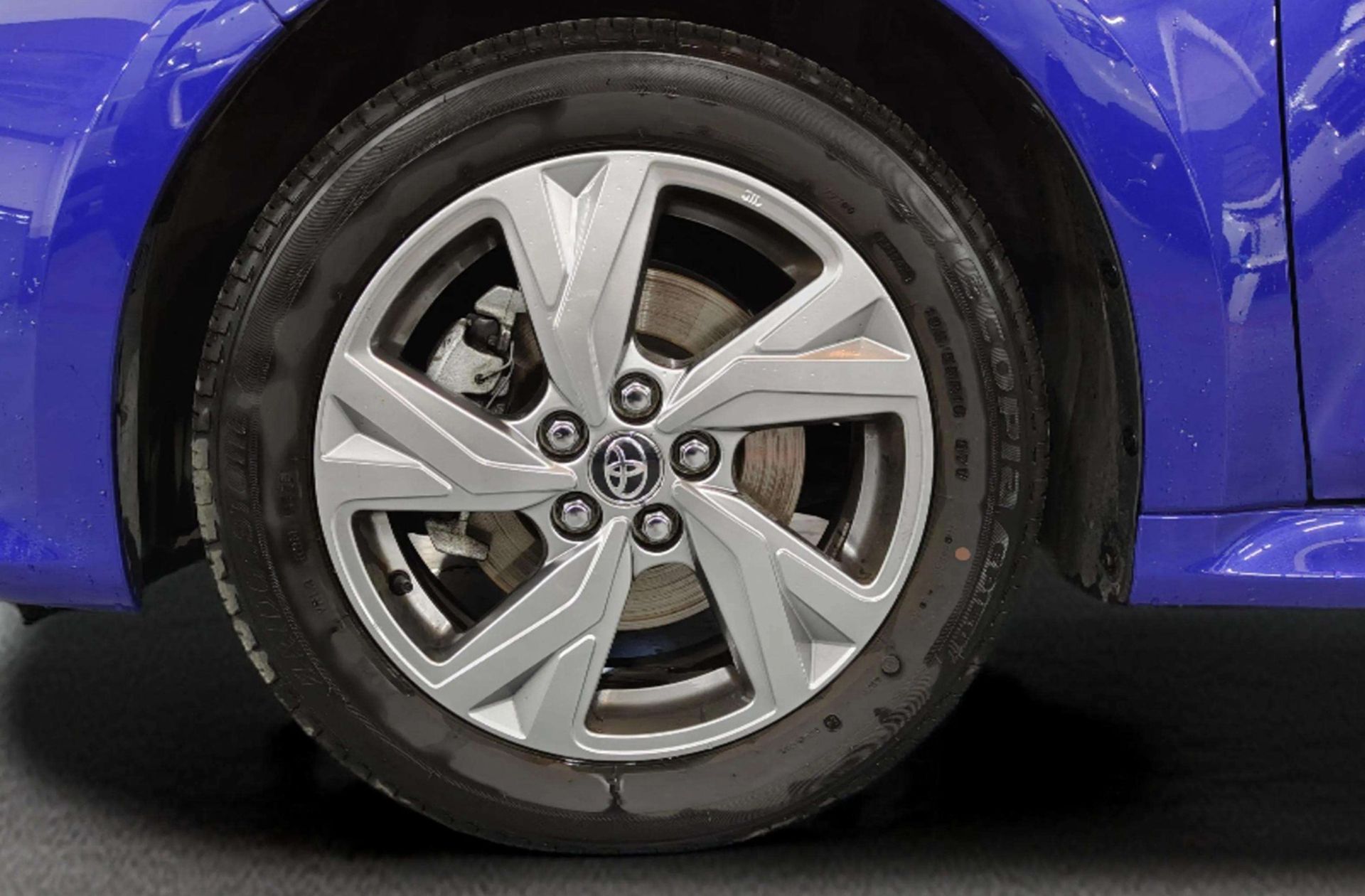 Toyota Yaris 120H Active Plus - foto 29